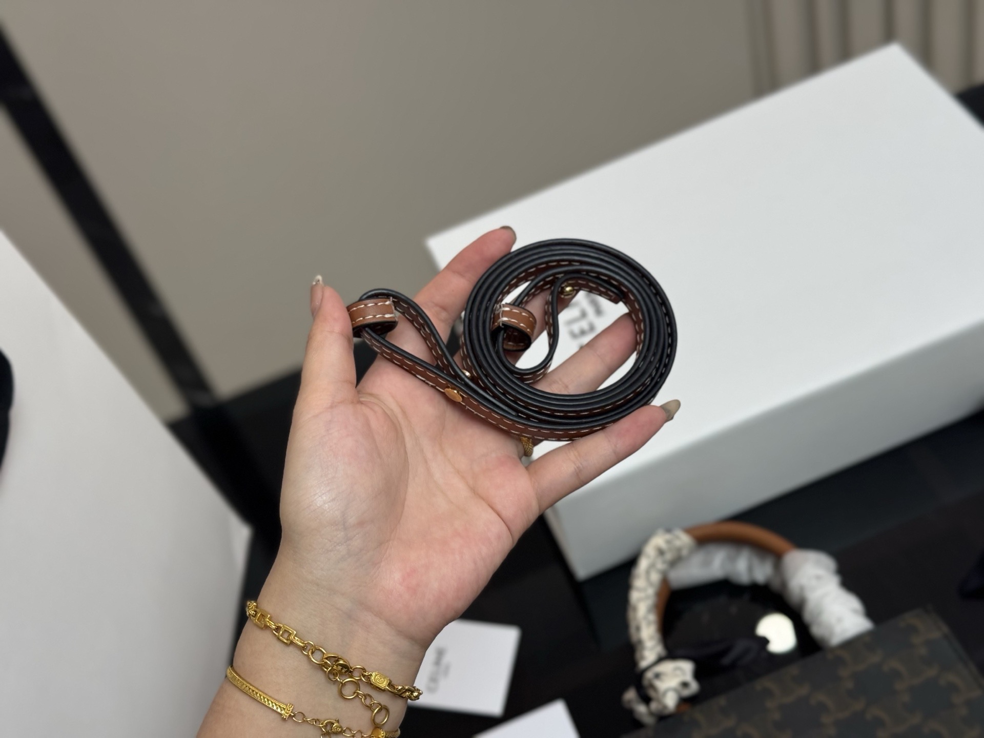 &yen;150 配折叠盒 size：17*21cm celine 老花 mini 琴谱 赛琳老花耐看耐用 可爱又超级大气的一款！ 它绝对是四季款！ydds