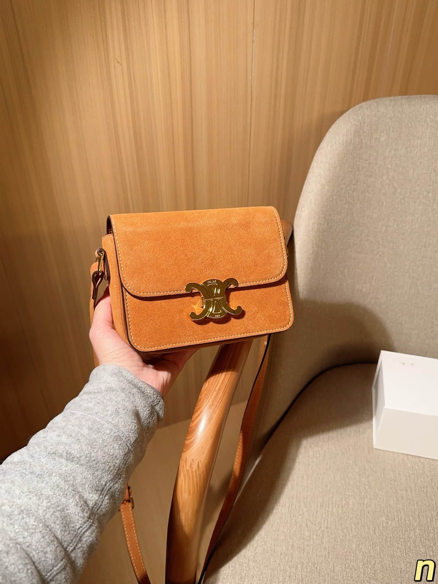 💰170 赛琳Celine 经典麂皮绒凯旋门豆腐包 尺寸18cm 礼盒包装🎁