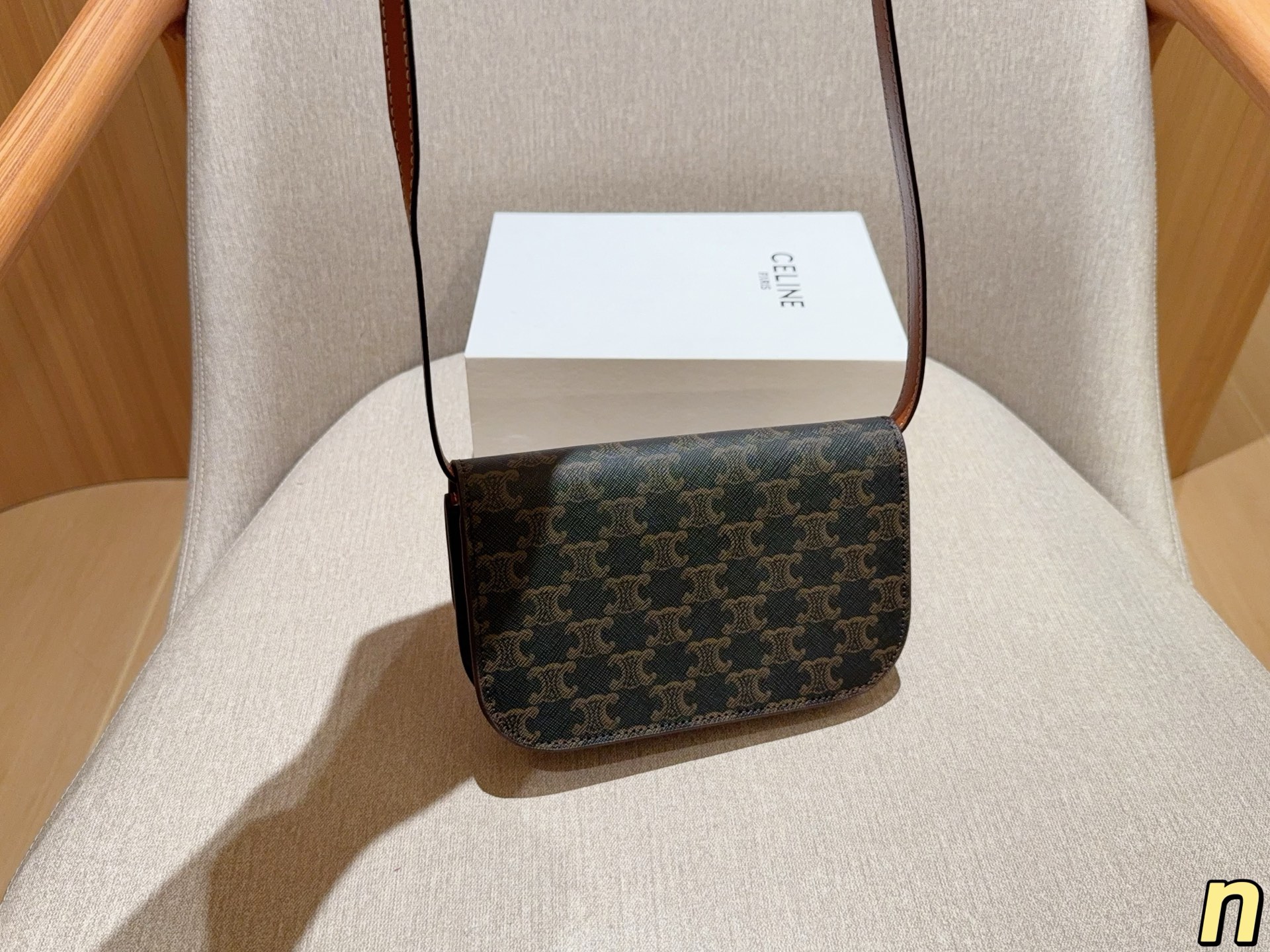 💰140 CELINE赛琳 新款双层woc经典老花斜挎信封包～ 尺寸20&times;13&times;5 礼盒包装🎁