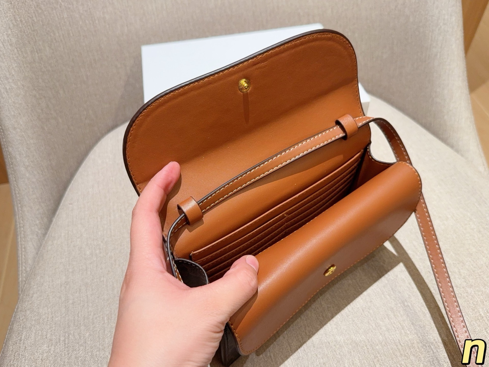 💰135 CELINE赛琳 TOILE TRIOMPHE系列经典老花斜挎手拿包 风琴包小方包信封包 尺寸20&times;12&times;6 礼盒包装🎁