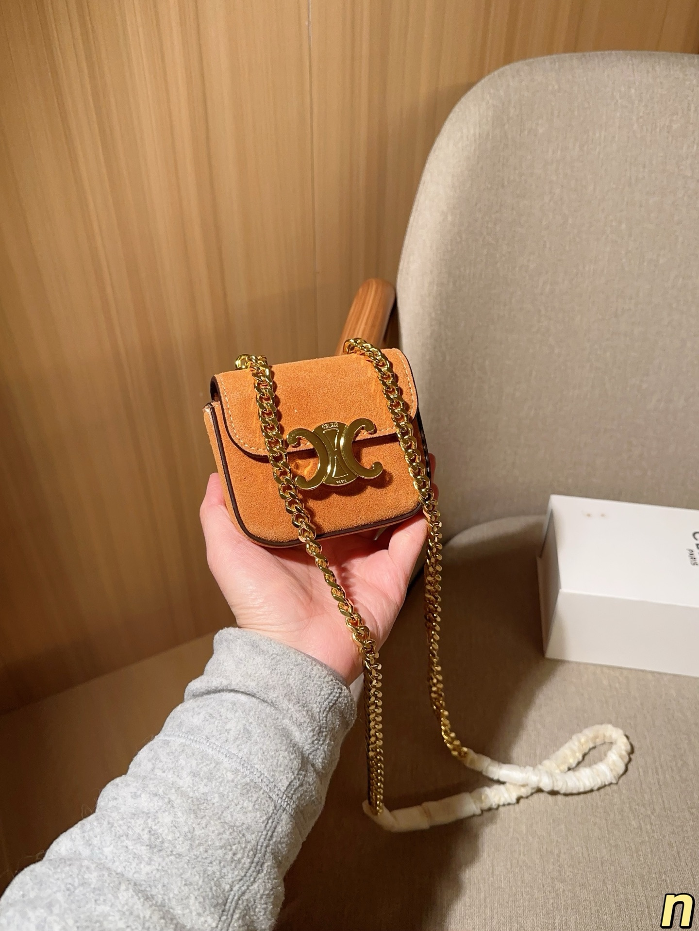 💰130 Celine/赛琳 麂皮绒凯旋门nano 斜挎包 mini链条包 尺寸：11&times;9&times;4 礼盒包装🎁