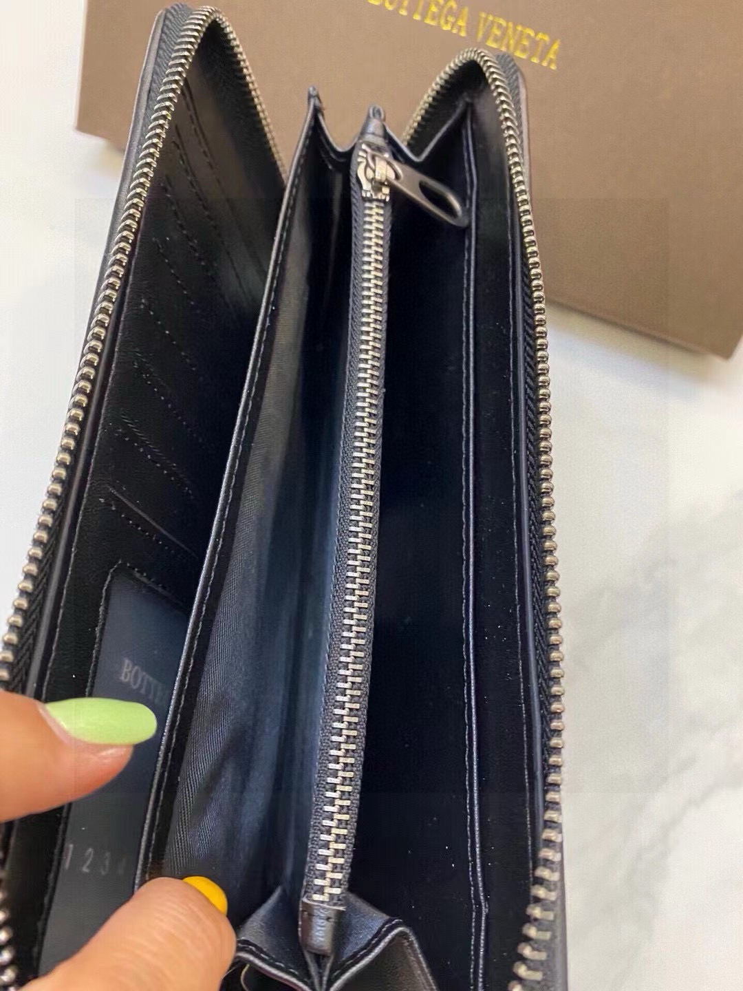 📢📢📢p110 8888Bv 专柜经典款钱包 手拿包 💕全羊皮皮 人工编织 大号手包 简单百搭 p110