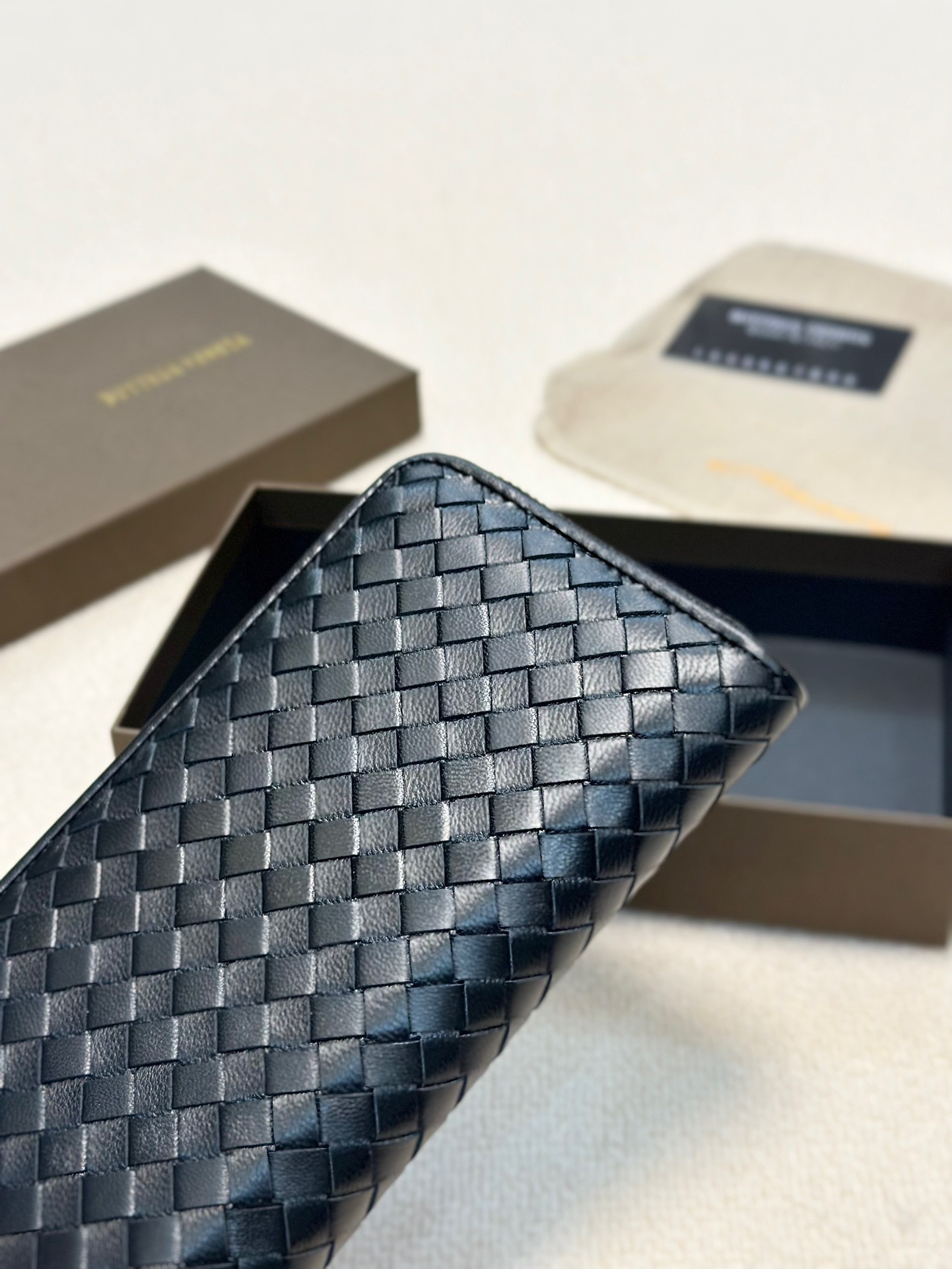 P95🎀颜色 黑🎀尺寸 20x10🎀Bv专柜款升级版🔥羊皮手感编织四季热卖款经典不过时👍超给力