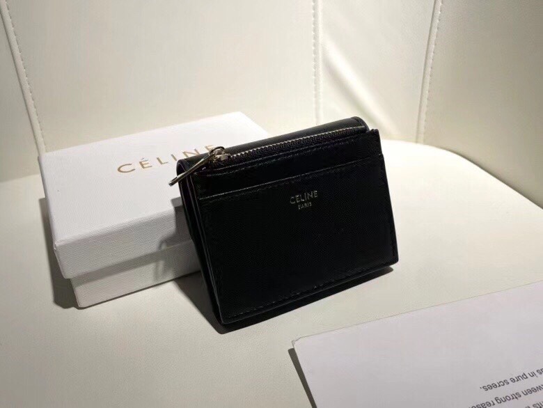 P95🎀🎀Celine 16332🎀颜色 黑色🎀尺寸 11*10*5 🎀新款凯旋门2 件套，Celine短式钱包非常炫美的一个系列，专柜同步，采用头层牛皮，精致时尚！