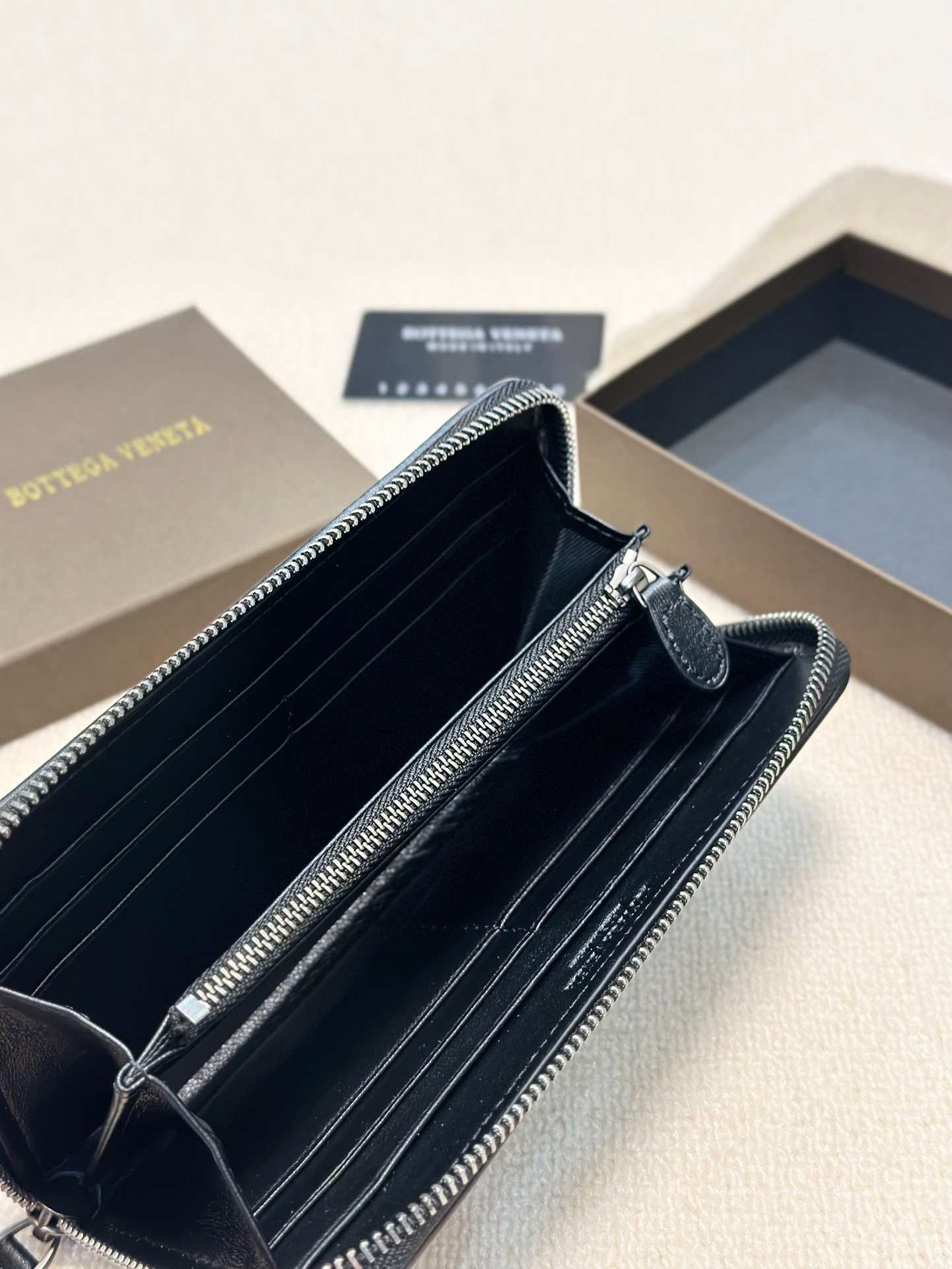 P95🎀颜色 黑🎀尺寸 20x10🎀Bv专柜款升级版🔥羊皮手感编织四季热卖款经典不过时👍超给力