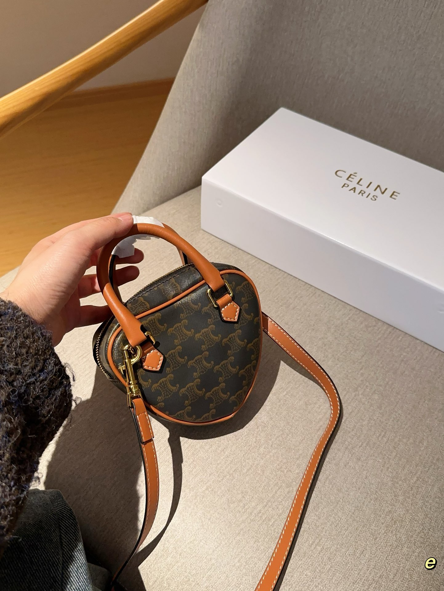 💰75 赛琳celine 复古老花迷你爱心包口红包零钱包 不🉑放手机 尺寸16&times;13 礼盒包装🎁