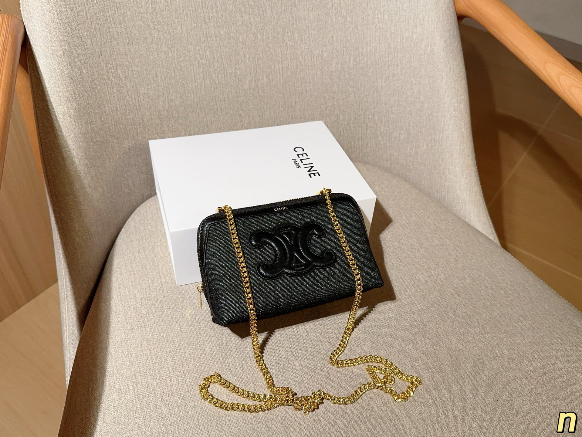 💰120 赛琳Celine 凯旋门clutch mini链条包牛仔小贝壳包 尺寸18&times;12&times;8 礼盒包装🎁