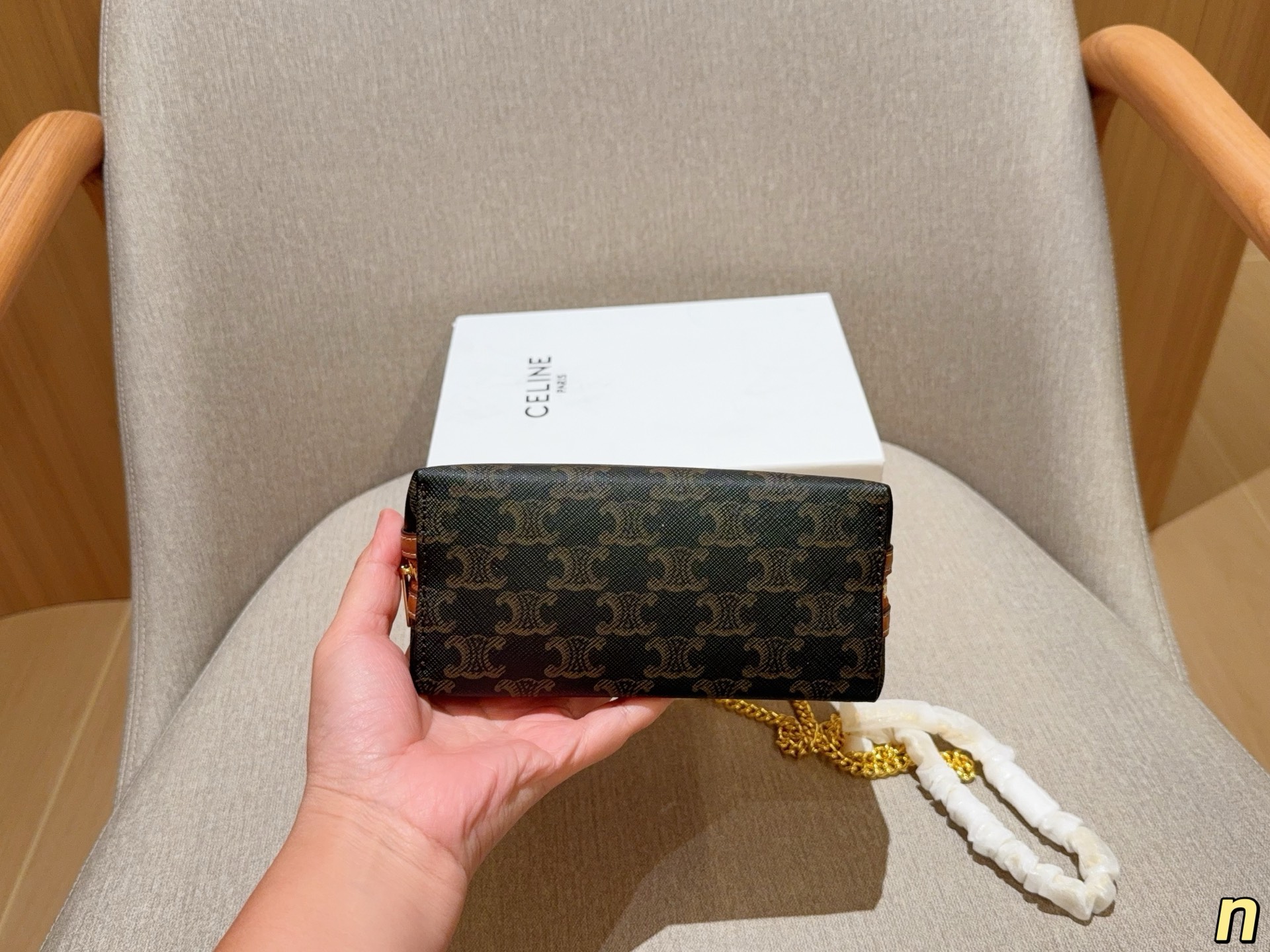 💰120 赛琳Celine 凯旋门clutch mini链条包小贝壳包 尺寸18&times;12&times;8 礼盒包装🎁