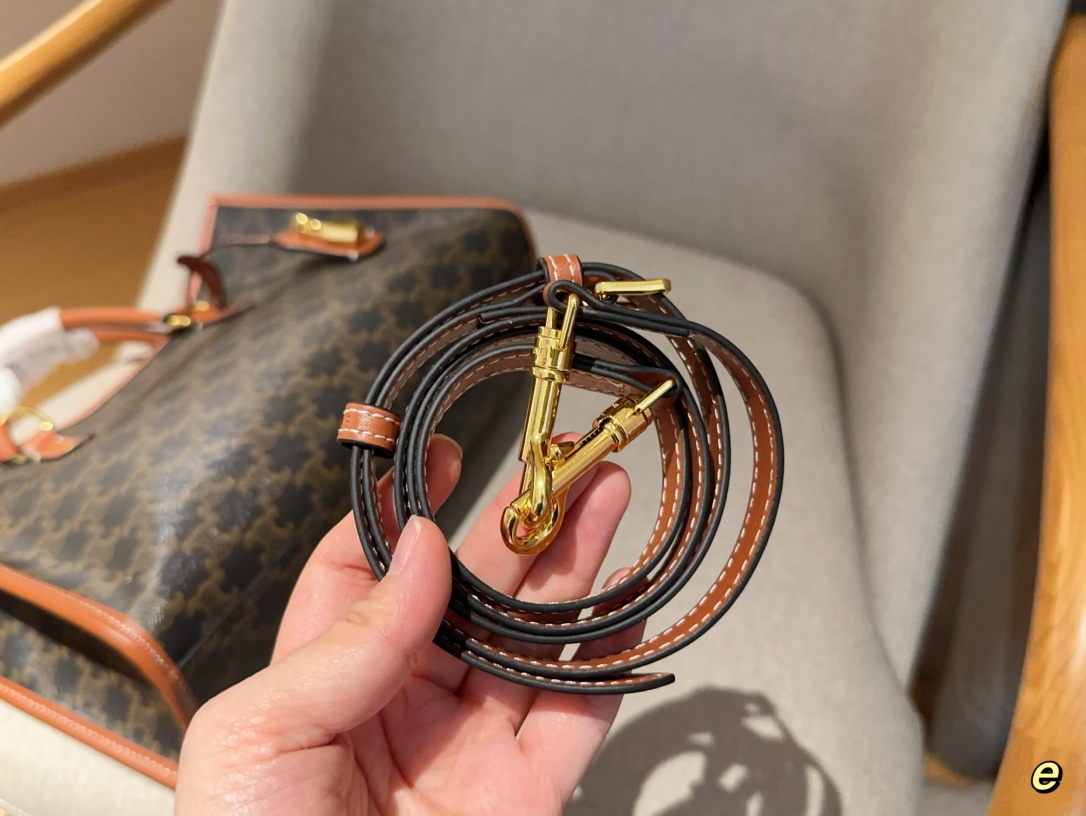 💰125 无盒 赛琳celine 新款老花托特包Tote购物袋 超大容量很能装~超级实用 尺寸：35*23