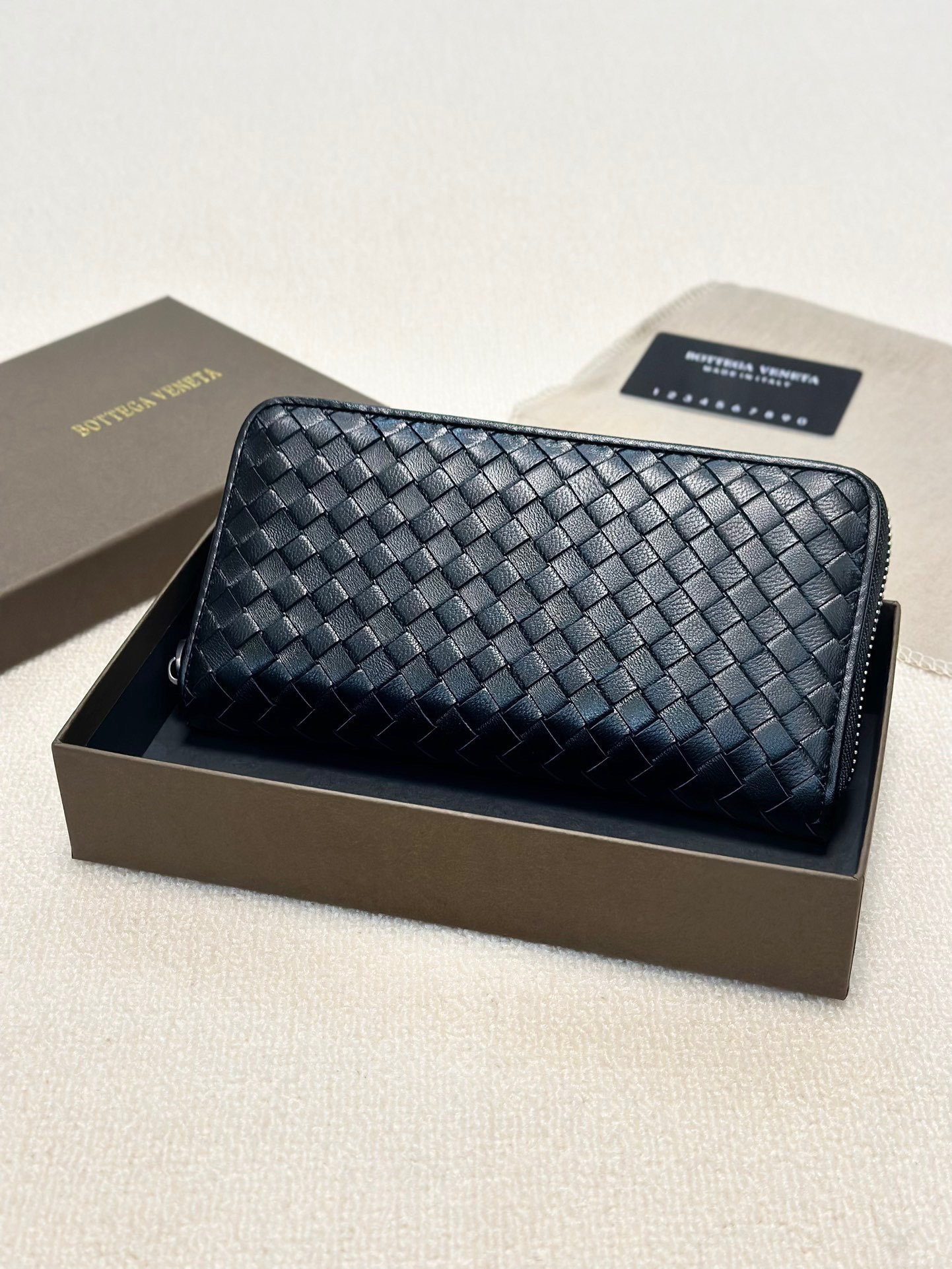 P95🎀颜色 黑🎀尺寸 20x10🎀Bv专柜款升级版🔥羊皮手感编织四季热卖款经典不过时👍超给力