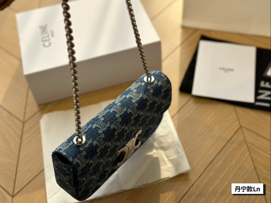 &yen;125配盒 包包分享Celine凯旋门系列第一只Celine必须是凯旋门 这款包算是经典款适合春夏秋冬出门要被问很多遍滴一款包 性价比炒鸡高滴一款包 分大小号质量跟容量都杠杠给力小可爱们放心安排就好 20cm