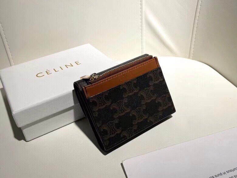 🎀🎀Celine 16331🎀颜色 黑色印花🎀尺寸:11*10*5 🎀新款凯旋门2 件套,Celine短式钱包非常炫美的一个系列,专柜同步,采用头层牛皮,精致时尚!p95