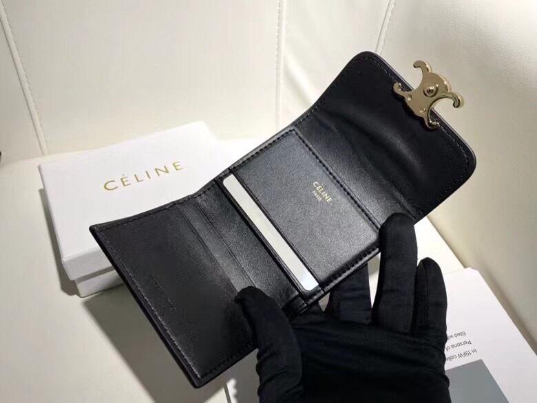 P95🎀🎀Celine 16332🎀颜色 黑色🎀尺寸 11*10*5 🎀新款凯旋门2 件套，Celine短式钱包非常炫美的一个系列，专柜同步，采用头层牛皮，精致时尚！