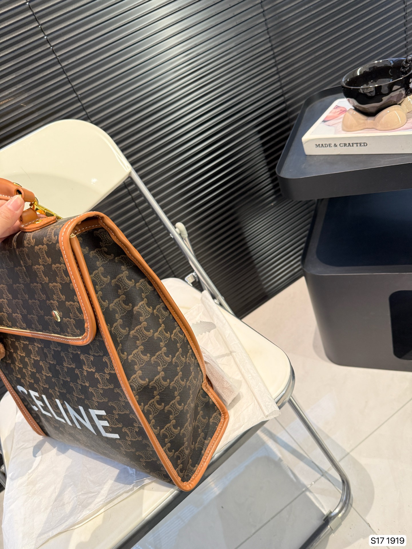 P135 赛琳双肩包 简单百搭 颜值高 日常出街首选 潮酷时尚女孩必入款 尺寸：30 32 货号1919