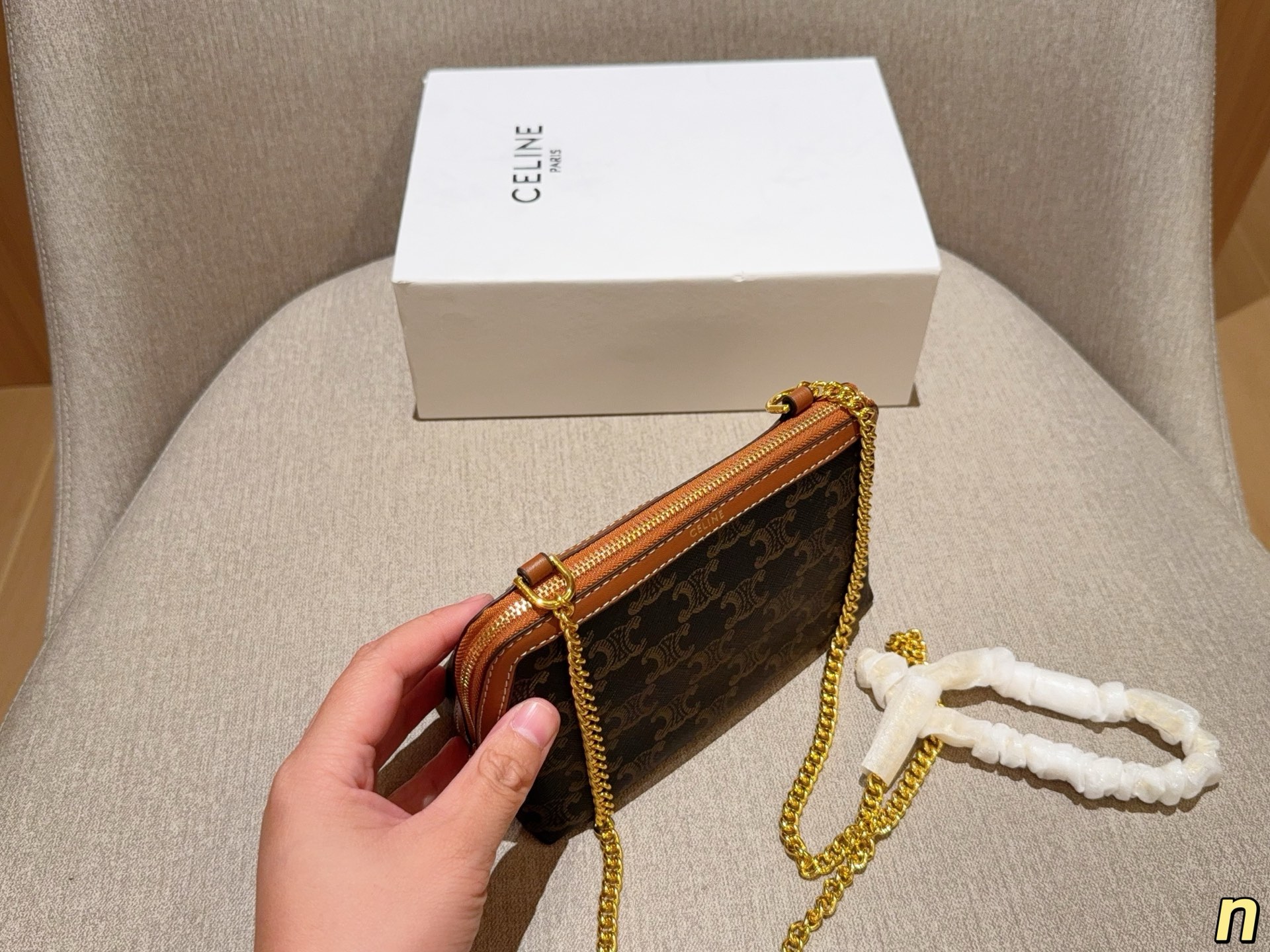 💰120 赛琳Celine 凯旋门clutch mini链条包小贝壳包 尺寸18&times;12&times;8 礼盒包装🎁