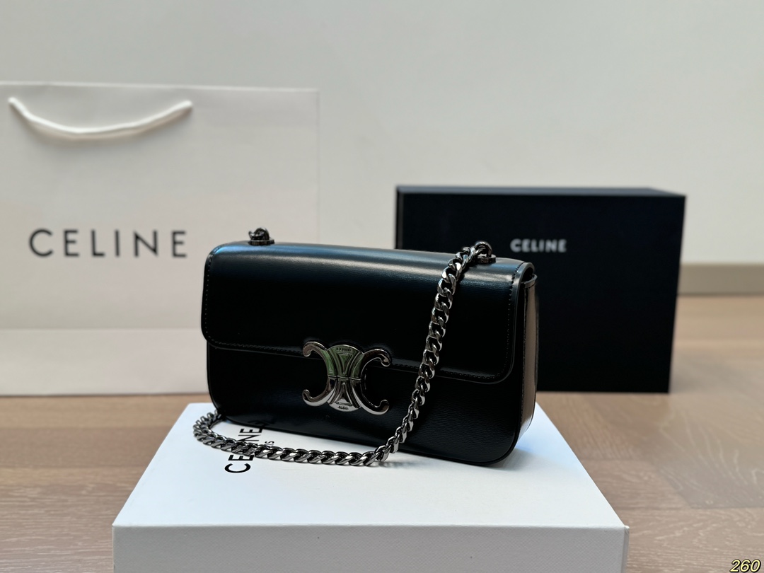 &yen;155折叠盒 赛琳 凯旋门腋下包 Celine满足日常所有需求 简直能装下整个世界 出门旅行非常方便 时髦感满满 尺寸20 11