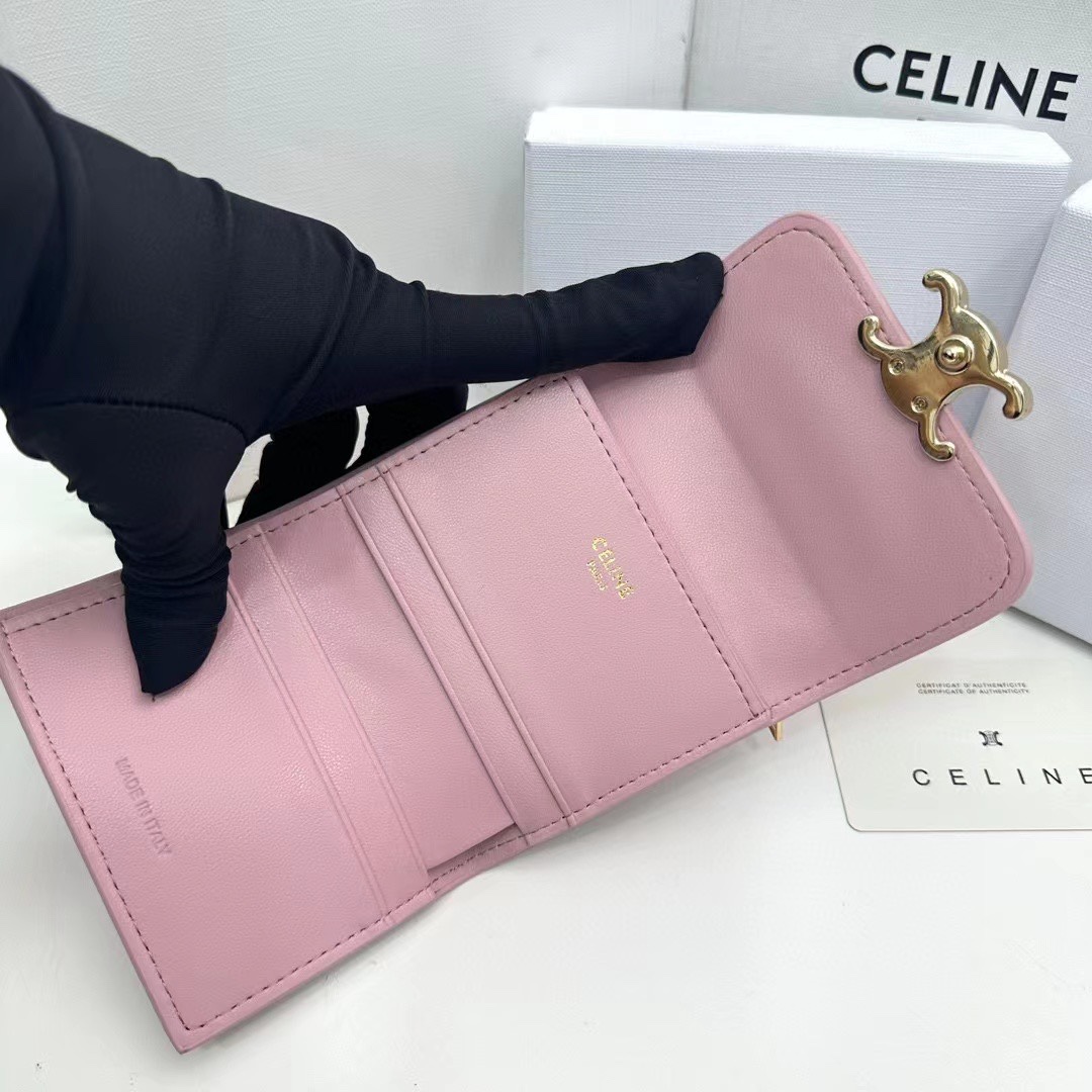 P95🎀🎀Celine 16332🎀颜色 蓝灰粉黄🎀尺寸 11*10*5 🎀新款凯旋门2 件套，Celine短式钱包非常炫美的一个系列，专柜同步，采用头层牛皮，精致时尚！