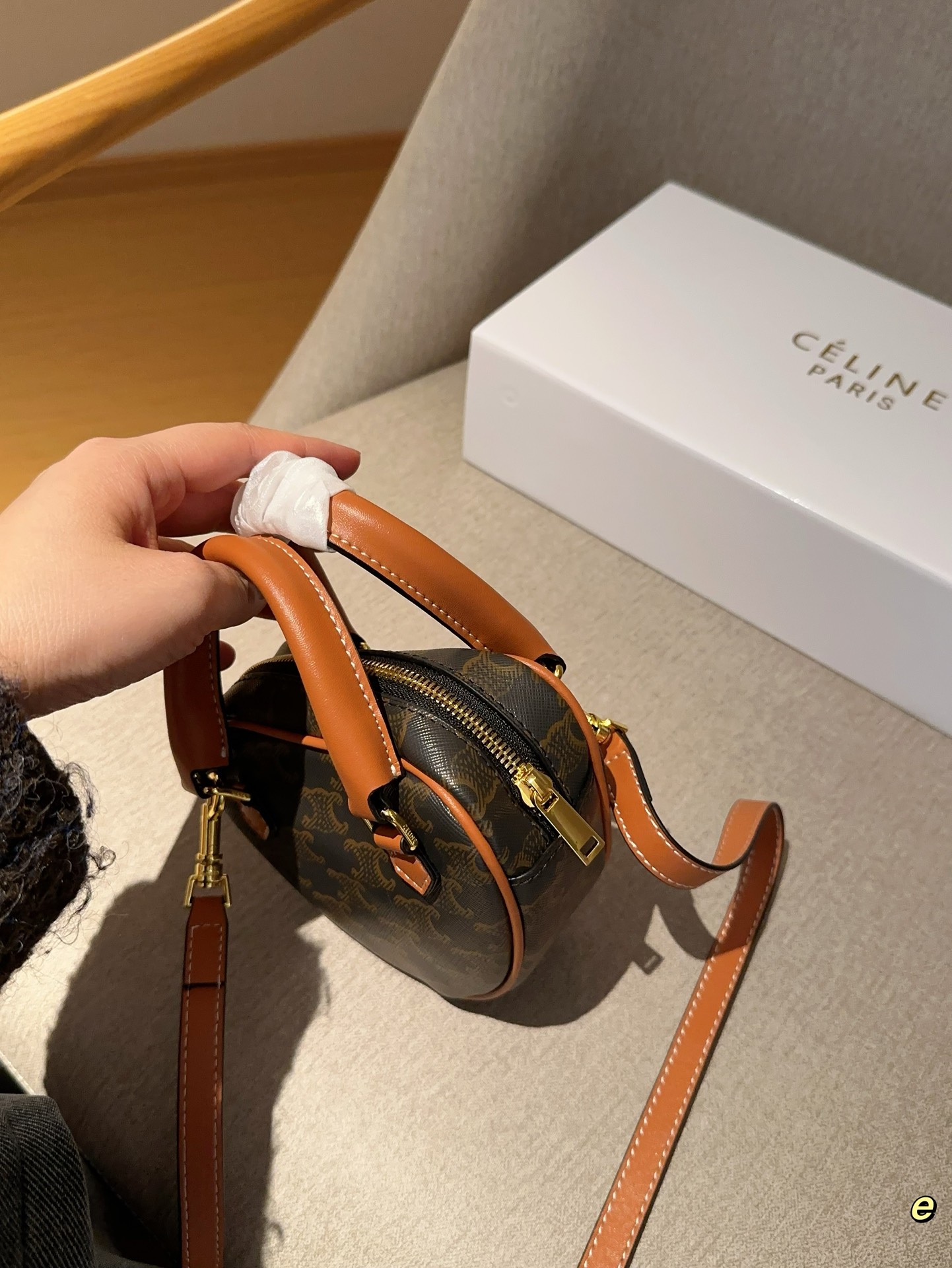 💰75 赛琳celine 复古老花迷你爱心包口红包零钱包 不🉑放手机 尺寸16&times;13 礼盒包装🎁