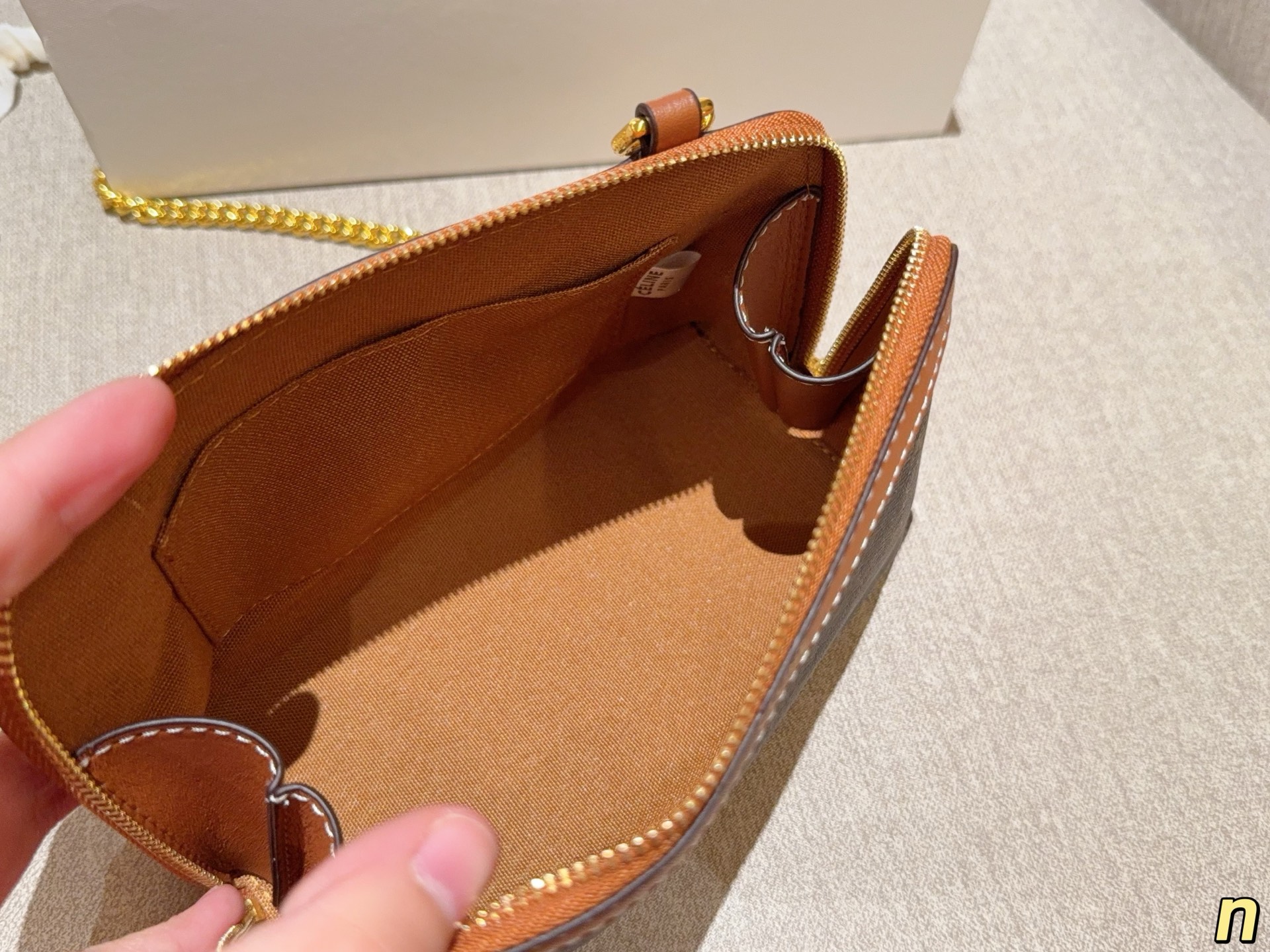 💰120 赛琳Celine 凯旋门clutch mini链条包小贝壳包 尺寸18&times;12&times;8 礼盒包装🎁