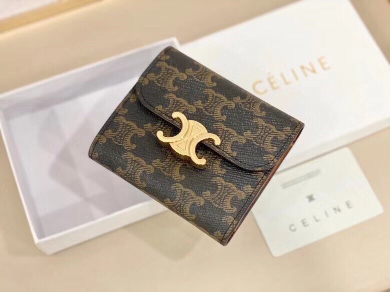P95🎀Celine 66889🎀颜色 黑色 🎀尺寸 11*10*5 🎀Celine短式钱包非常炫美的一个系列，专柜同步，采用头层牛皮，精致时尚！