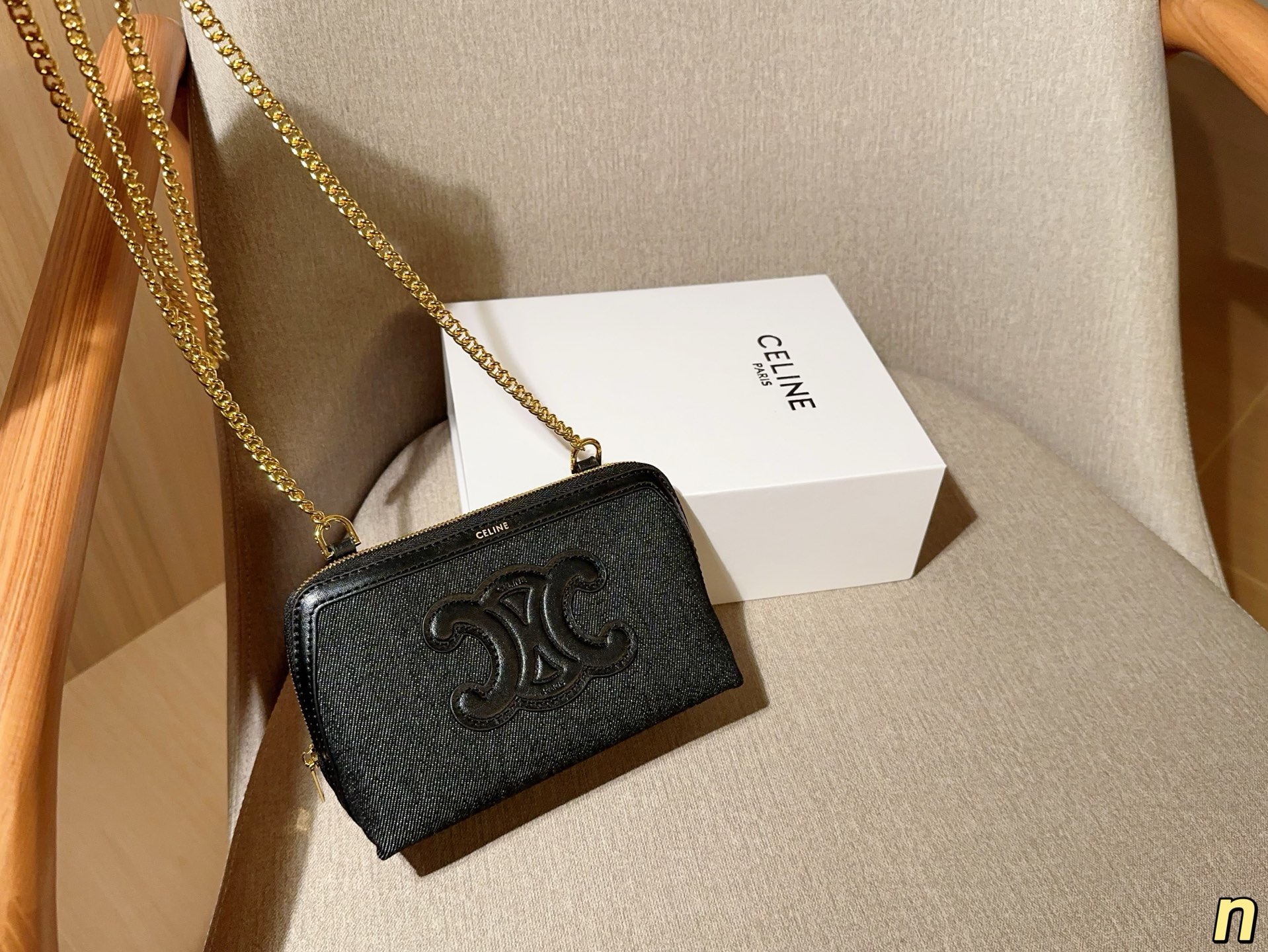 💰120 赛琳Celine 凯旋门clutch mini链条包牛仔小贝壳包 尺寸18&times;12&times;8 礼盒包装🎁