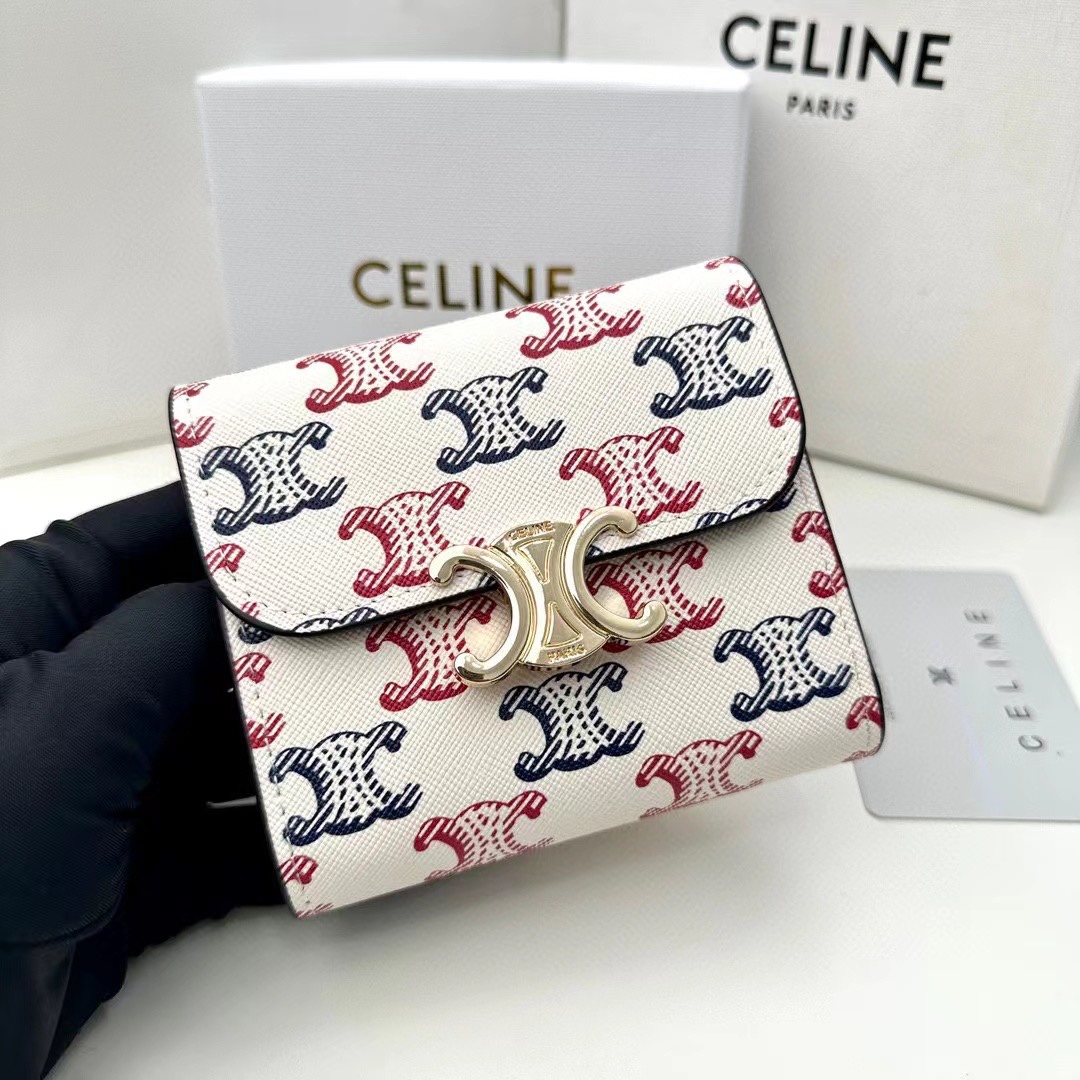 P95🎀🎀Celine 16337🎀颜色 红蓝印花🎀尺寸11*10*5🎀Celine短式钱包非常炫美的一个系列，专柜同步，采用头层牛皮，精致时尚！