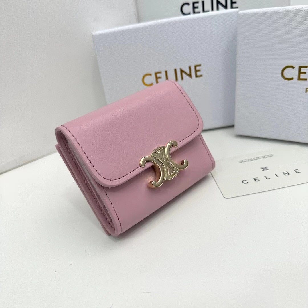 P95🎀🎀Celine 16332🎀颜色 蓝灰粉黄🎀尺寸 11*10*5 🎀新款凯旋门2 件套，Celine短式钱包非常炫美的一个系列，专柜同步，采用头层牛皮，精致时尚！