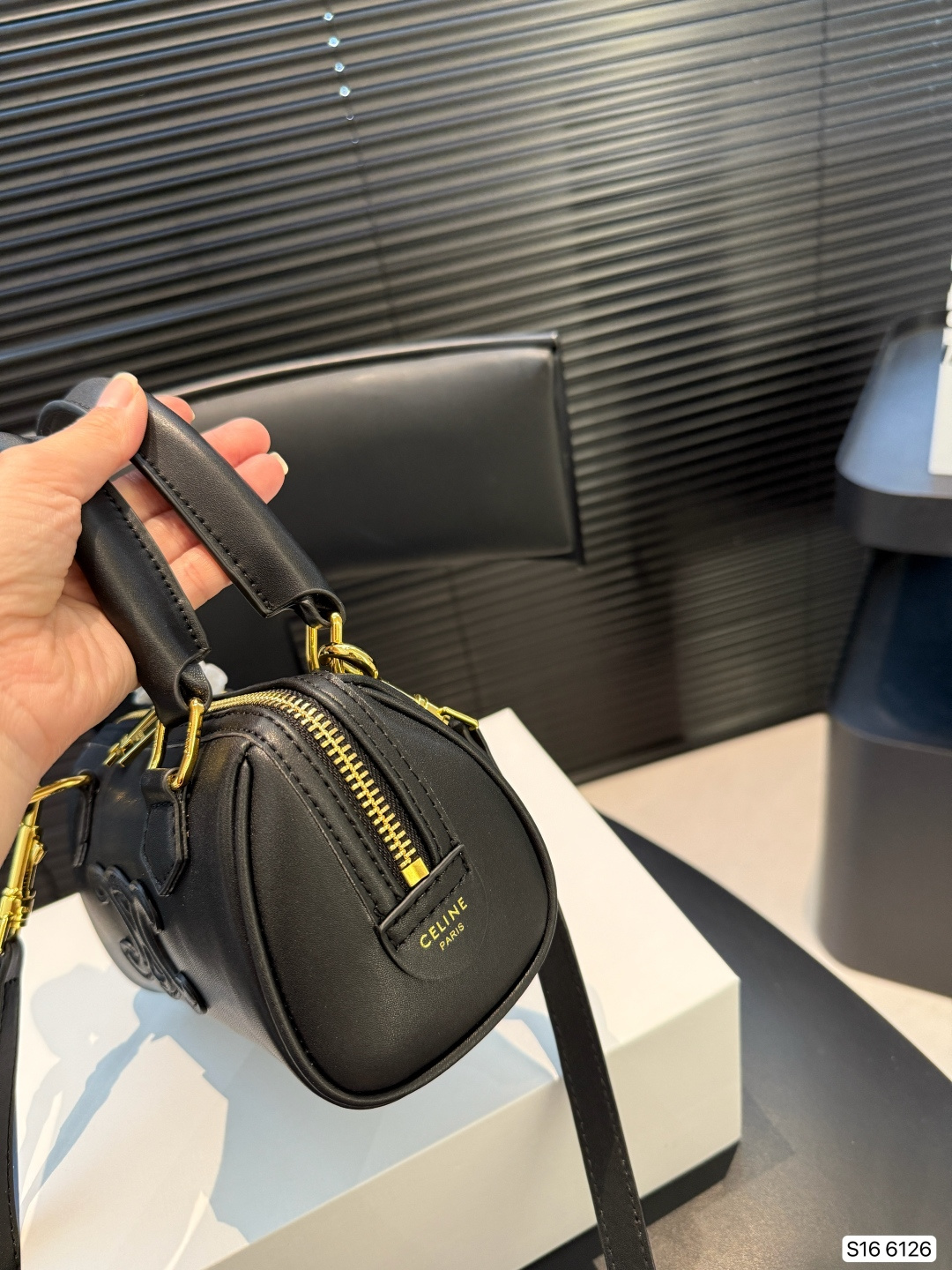 P130 配折叠盒子 赛琳枕头包 超级可爱的家族~ 可可爱爱的波士顿，适合每一个小女生，亲子包也完全ok~ 尺寸：16 11 货号6126