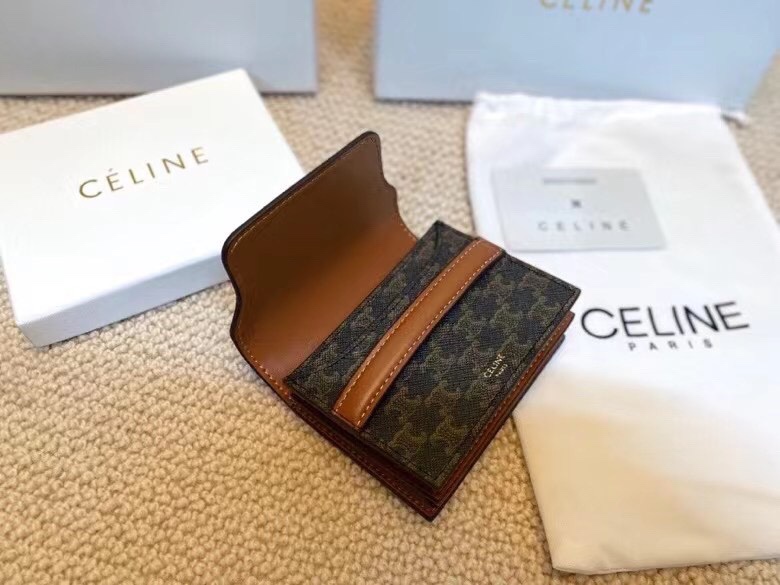 P85🎀Celine 31535🎀颜色 黑色印花🎀尺寸 10.5*9*4🎀Celine 专柜TRIOMPHE CANVAS 标志印花帆布系列 专柜同步，采用头层牛皮，精致时尚！