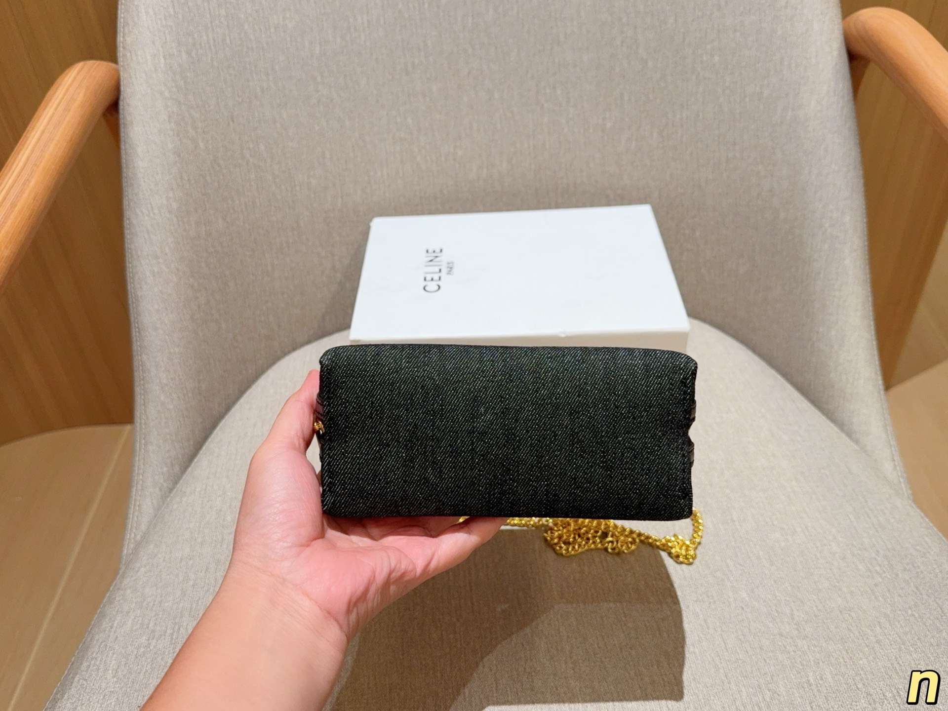 💰120 赛琳Celine 凯旋门clutch mini链条包牛仔小贝壳包 尺寸18&times;12&times;8 礼盒包装🎁