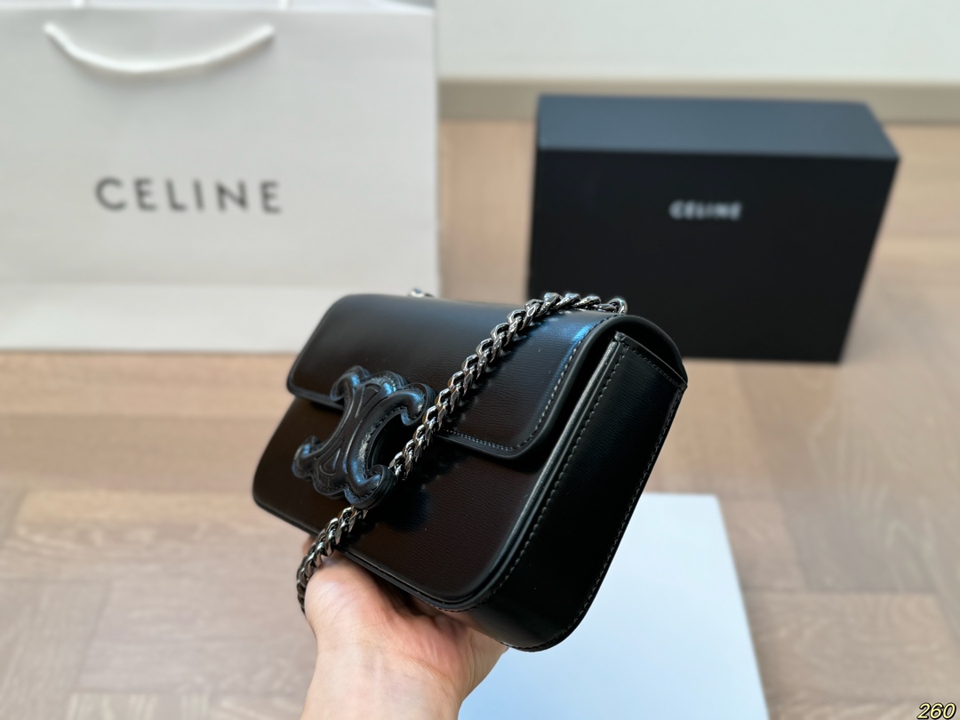 &yen;155折叠盒 赛琳 凯旋门腋下包 Celine满足日常所有需求 简直能装下整个世界 出门旅行非常方便 时髦感满满 尺寸20 11