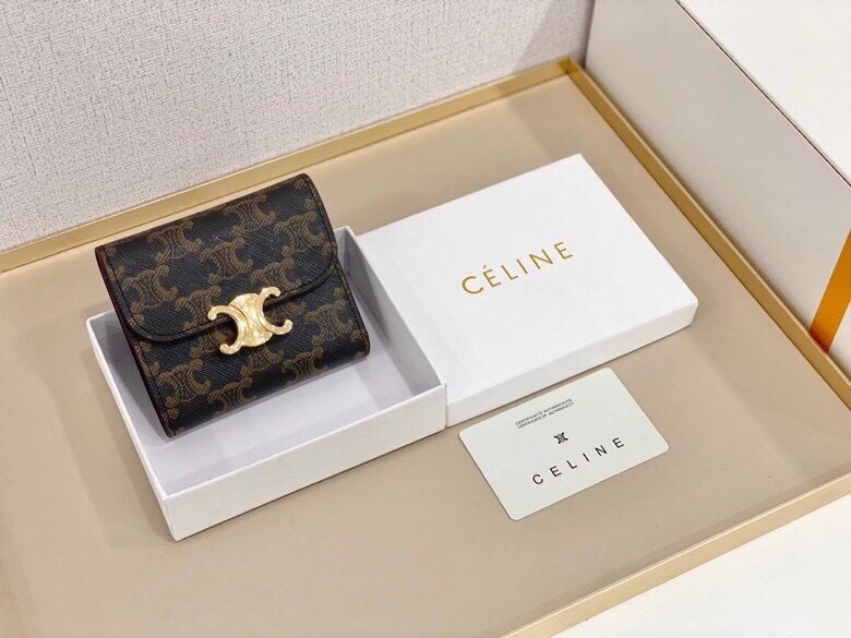 P95🎀Celine 66889🎀颜色 黑色 🎀尺寸 11*10*5 🎀Celine短式钱包非常炫美的一个系列，专柜同步，采用头层牛皮，精致时尚！