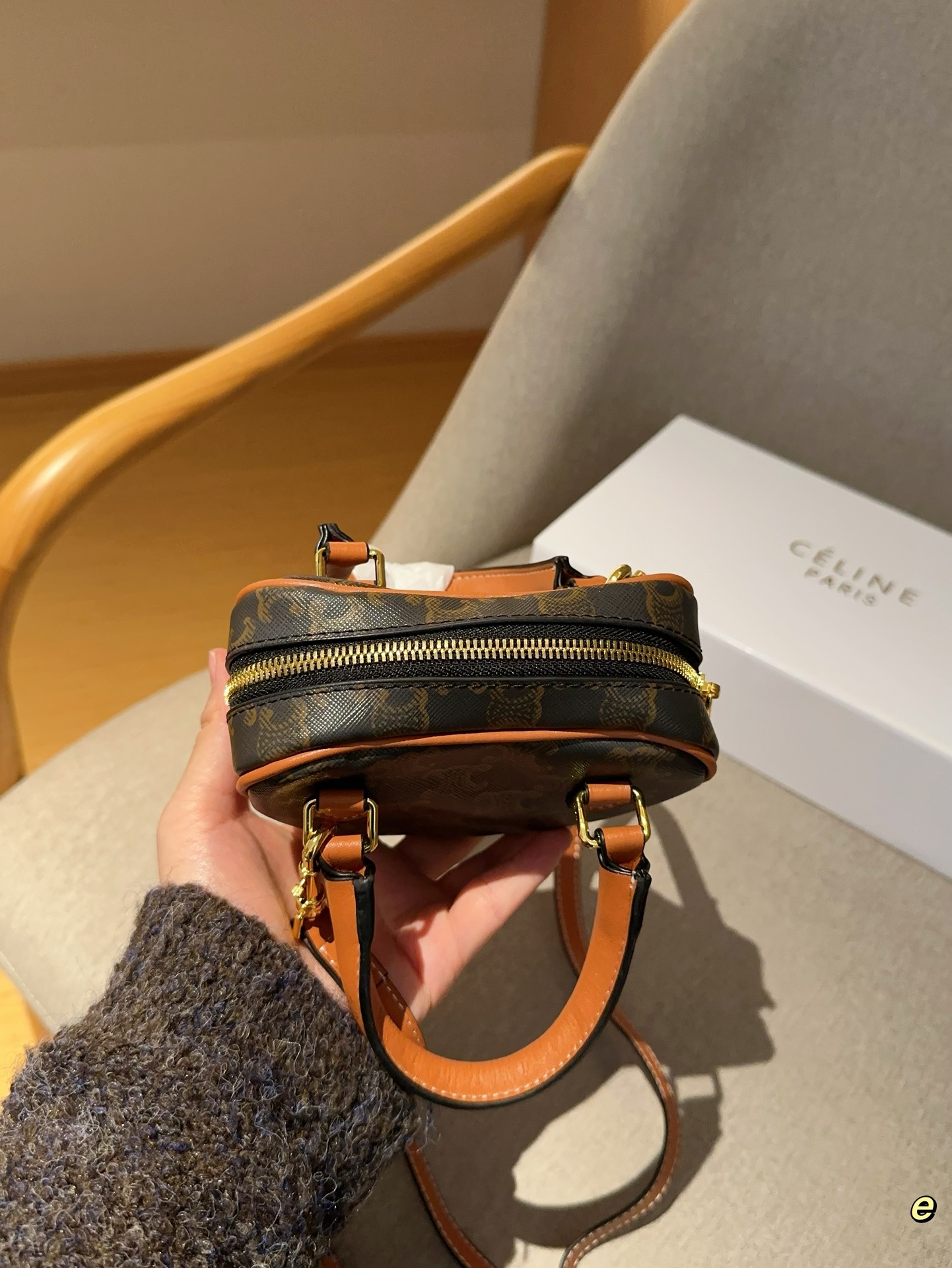 💰75 赛琳celine 复古老花迷你爱心包口红包零钱包 不🉑放手机 尺寸16&times;13 礼盒包装🎁