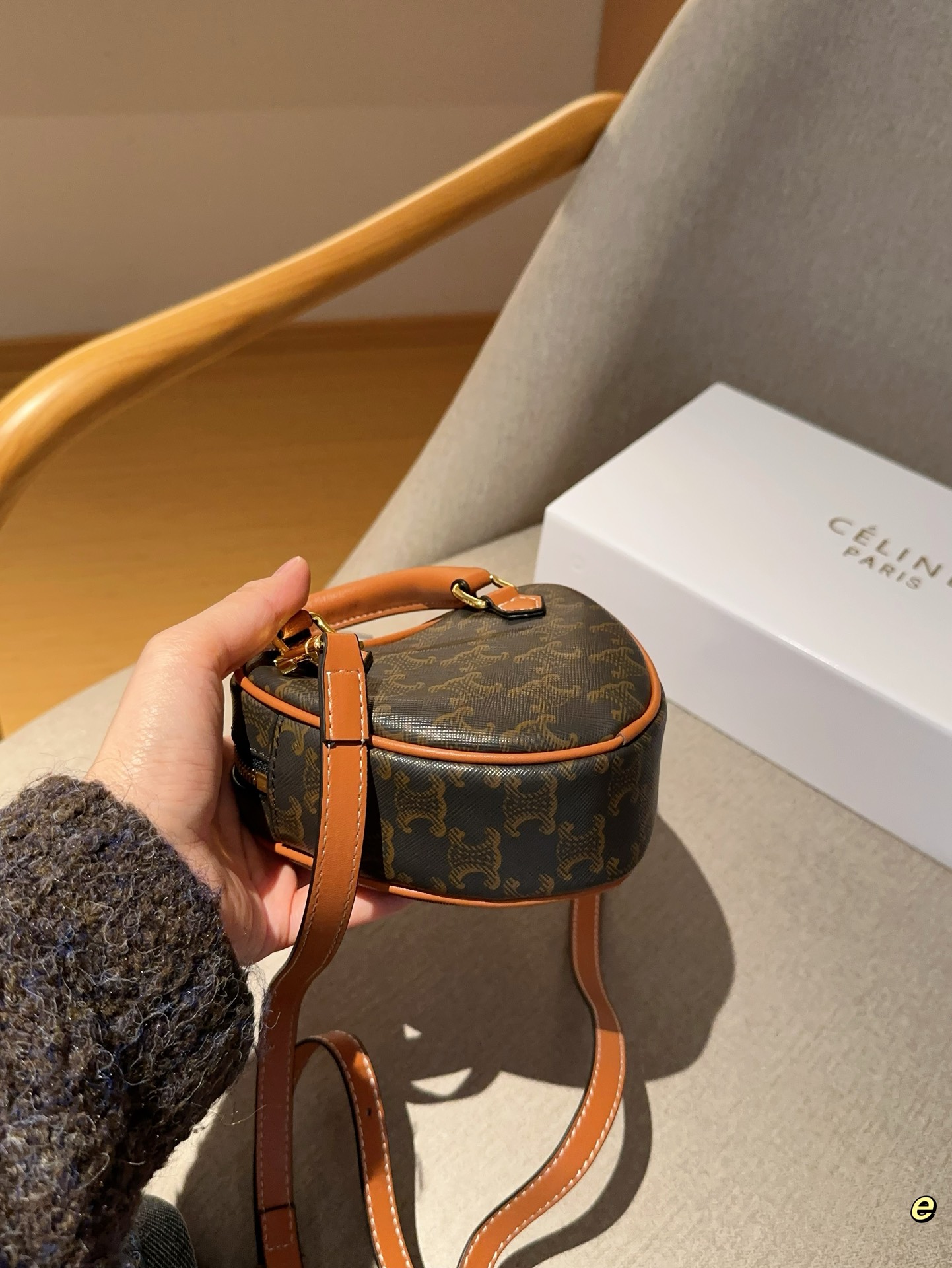 💰75 赛琳celine 复古老花迷你爱心包口红包零钱包 不🉑放手机 尺寸16&times;13 礼盒包装🎁