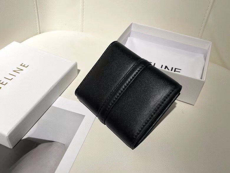 🎀Celine 10523🎀颜色 黑色🎀尺寸 11*10*5 🎀Celine短式钱包非常炫美的一个系列，专柜同步，采用头层牛皮，精致时尚！p95