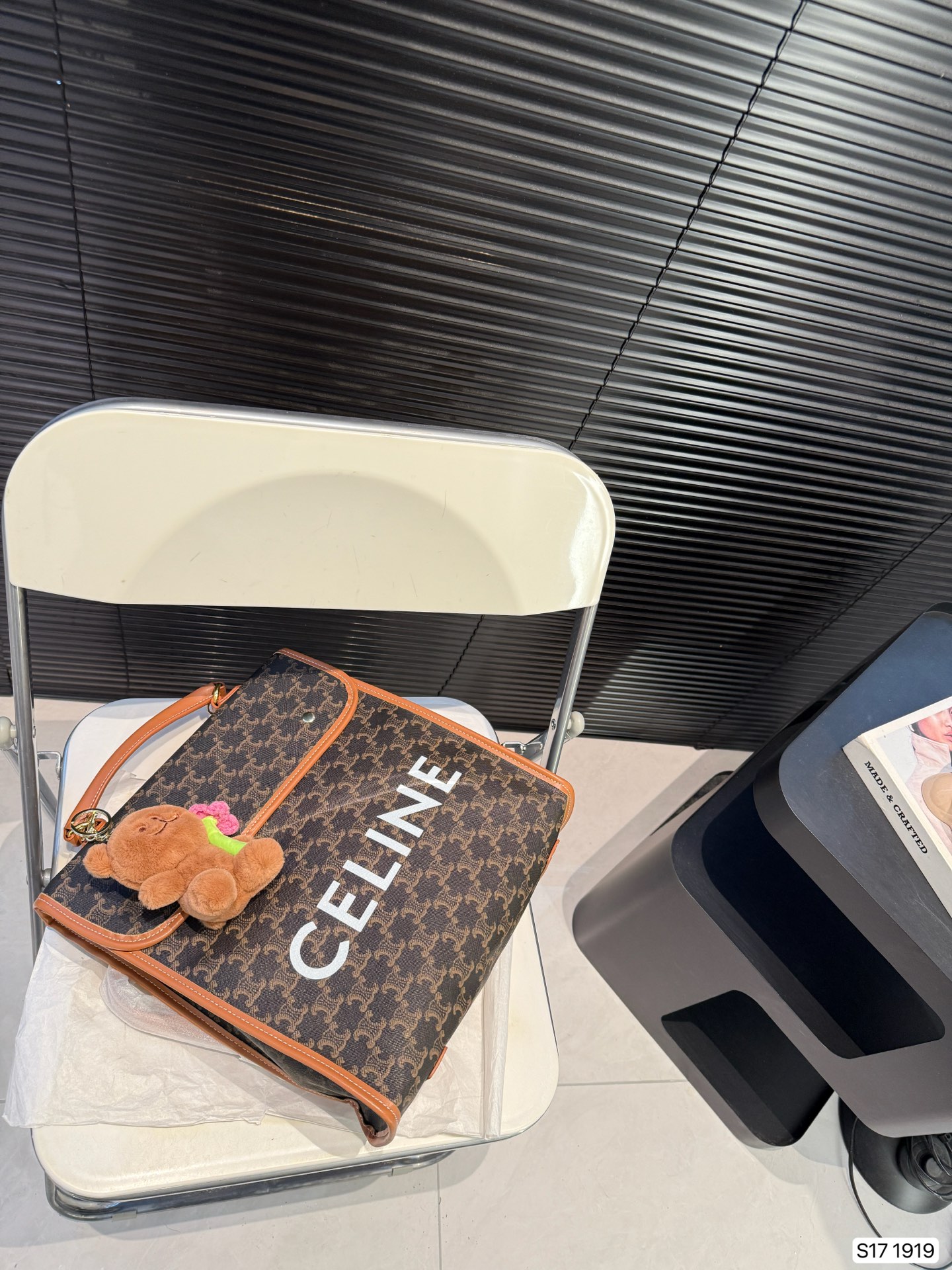 P135 赛琳双肩包 简单百搭 颜值高 日常出街首选 潮酷时尚女孩必入款 尺寸：30 32 货号1919