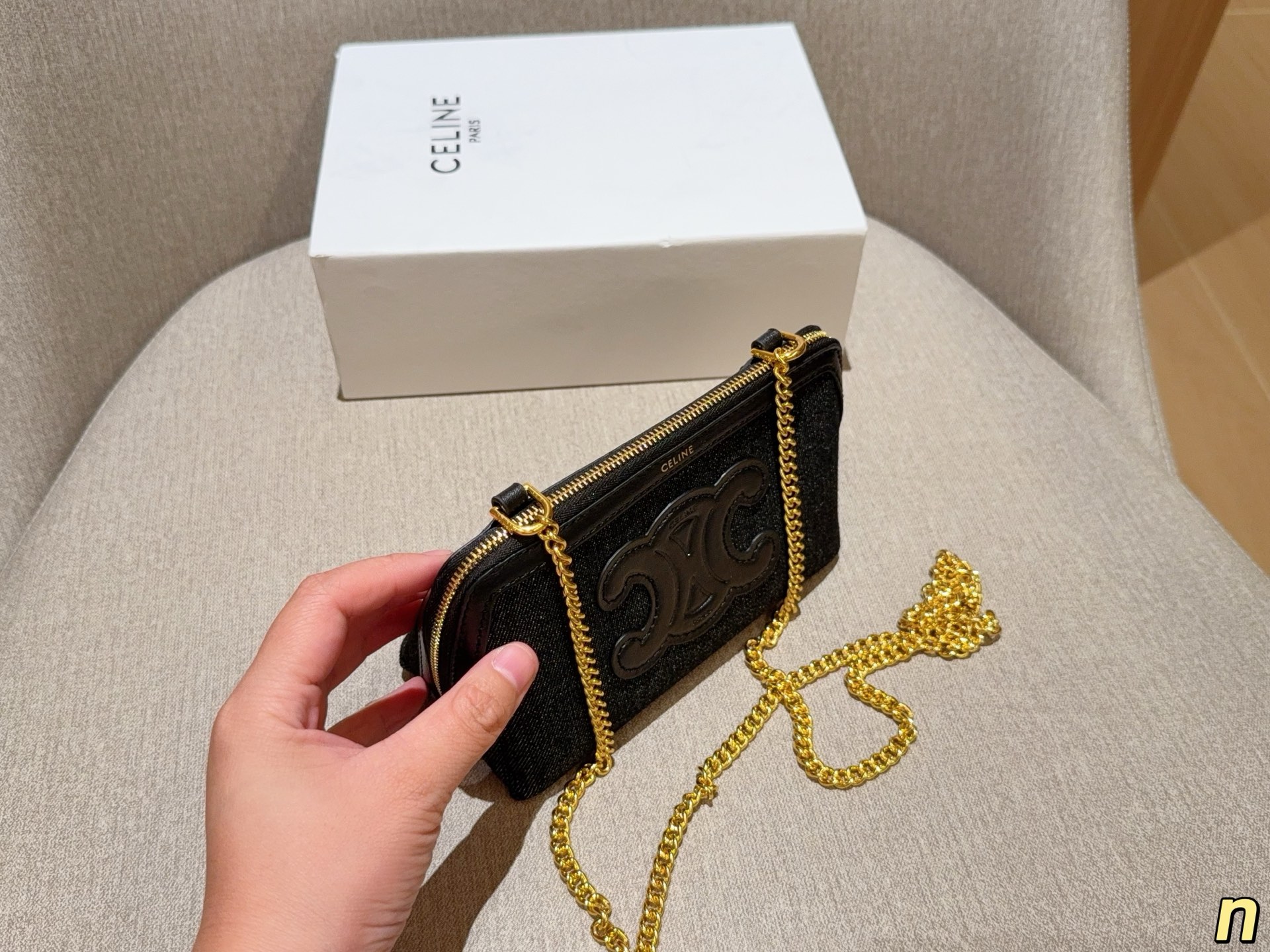 💰120 赛琳Celine 凯旋门clutch mini链条包牛仔小贝壳包 尺寸18&times;12&times;8 礼盒包装🎁