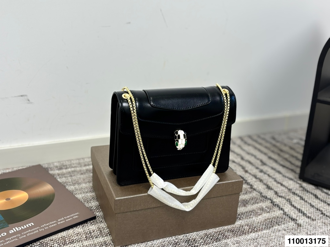 p135 配礼盒 宝格丽Bvlgari 神仙合作款 Ss25限定系列 撞色新款 原版珐琅蛇头 Woc风琴包 内里原版隔断 质量好到爆棚 尺寸22&times;13