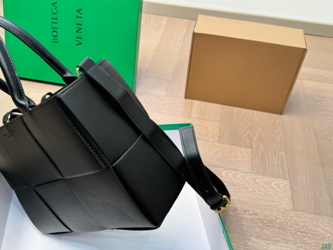 &yen;160配盒 BV编织托特包（撞色款） 经典百搭的包包 时尚休闲 上身绝美 集美必备 尺寸33 22