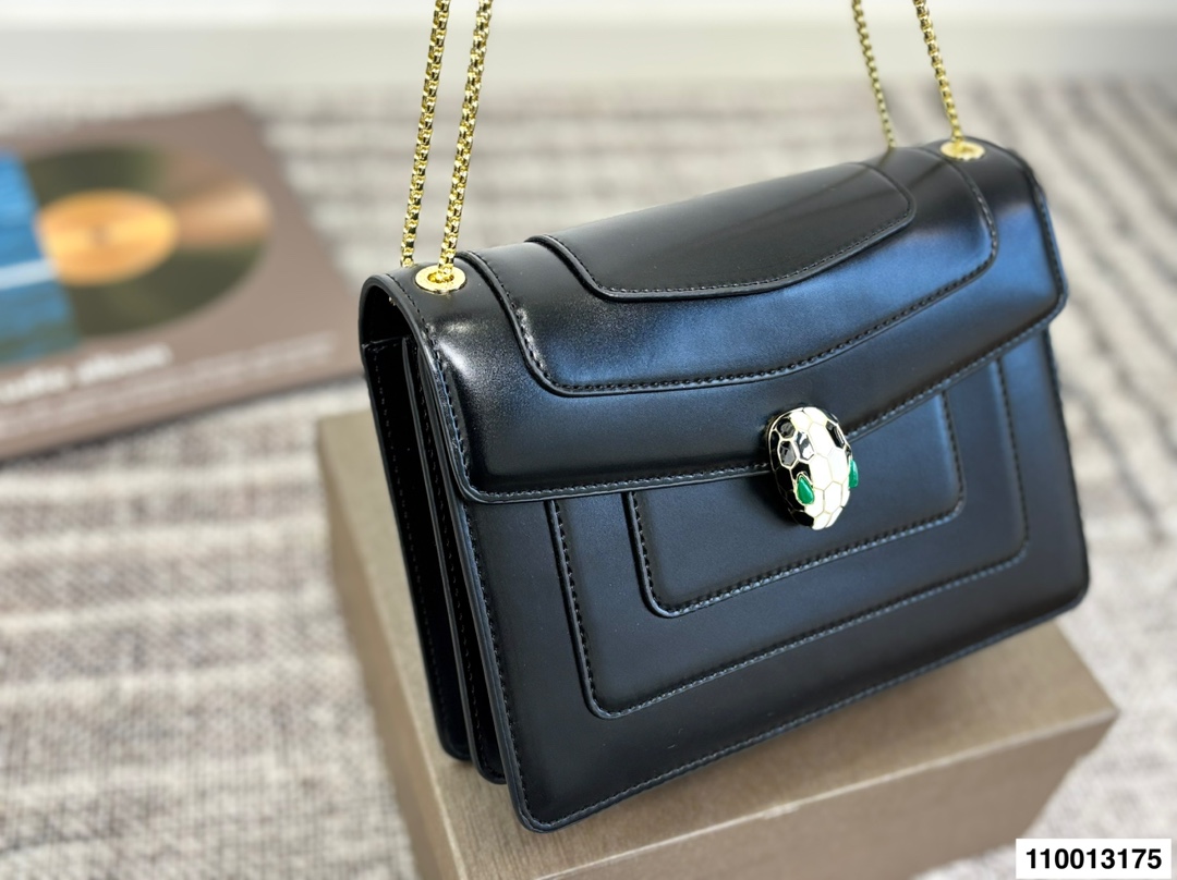 p135 配礼盒 宝格丽Bvlgari 神仙合作款 Ss25限定系列 撞色新款 原版珐琅蛇头 Woc风琴包 内里原版隔断 质量好到爆棚 尺寸22&times;13