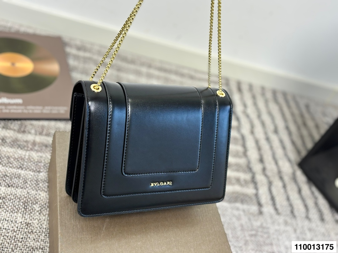p135 配礼盒 宝格丽Bvlgari 神仙合作款 Ss25限定系列 撞色新款 原版珐琅蛇头 Woc风琴包 内里原版隔断 质量好到爆棚 尺寸22&times;13