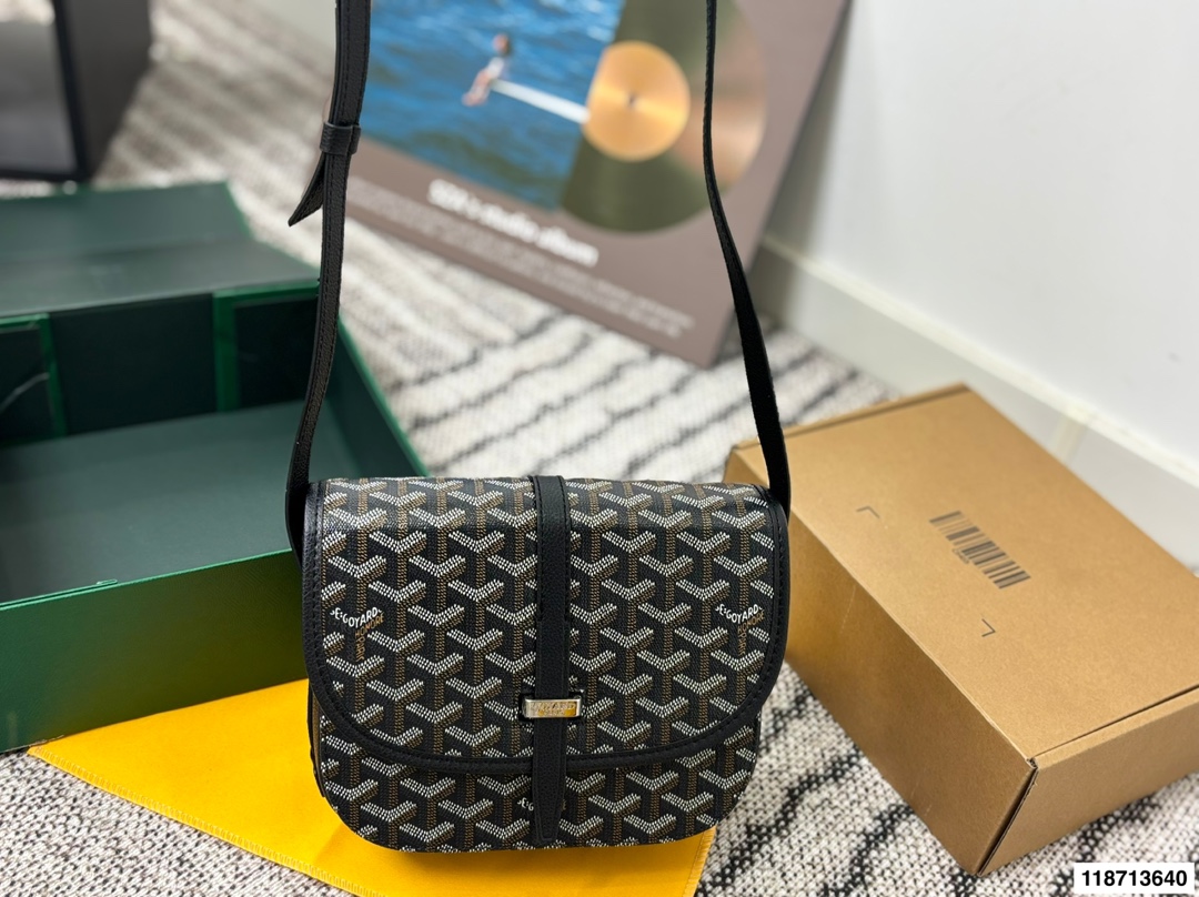 p180配盒 戈雅邮差包 属于这个季节的包 完美1:1定制 从头到尾全部都是客订哦！ 尺寸：22*18cm