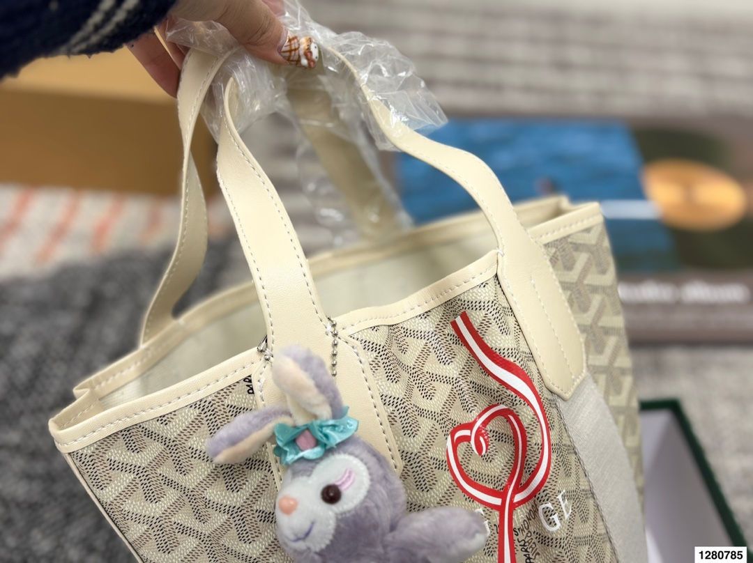 p95(挂件随机)无盒 goyard戈雅Belharra沙滩包|度假凹造型必备神器值与实用并存,随手一拍就是ins风大片!尺寸17×22