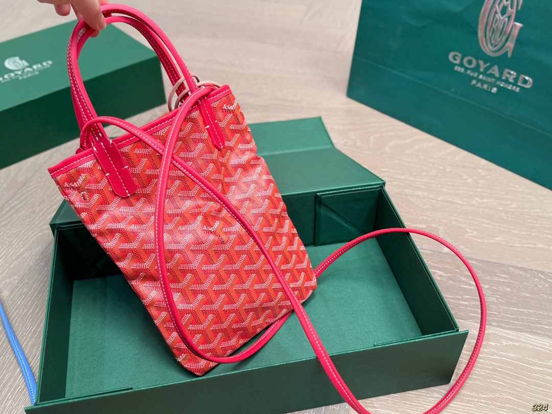 ¥155折叠盒 全球首发Goyard Poitier限量新色托特 戈雅Goyard 新款包 时髦感一秒来袭 是美女们喜欢的调调~ 尺寸17 23