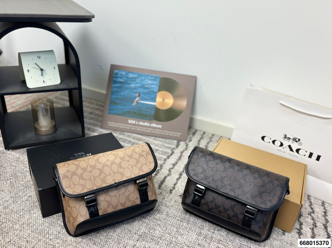 p150配礼盒 COACH男士League二合一混合斜挎包这款二合一混合斜挎包，中性风格，男女皆可背,情侣款组合!肩带句调节长短，单肩，斜挎都可 尺寸28.23