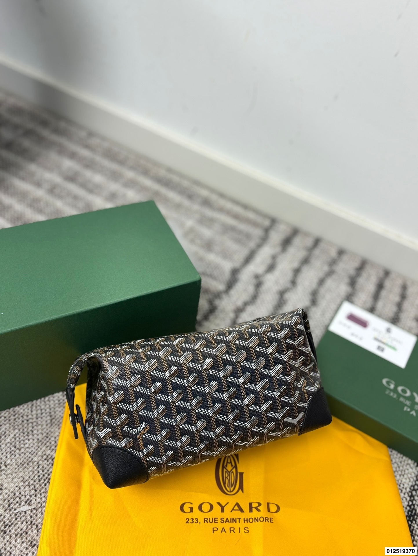 P150 配礼盒 Goyard NBA球星最爱的手拿包！洗漱包 #goyard 戈雅狗牙包 原单品质 不是定型的有多种使用方式 尺寸23 13 货号555698