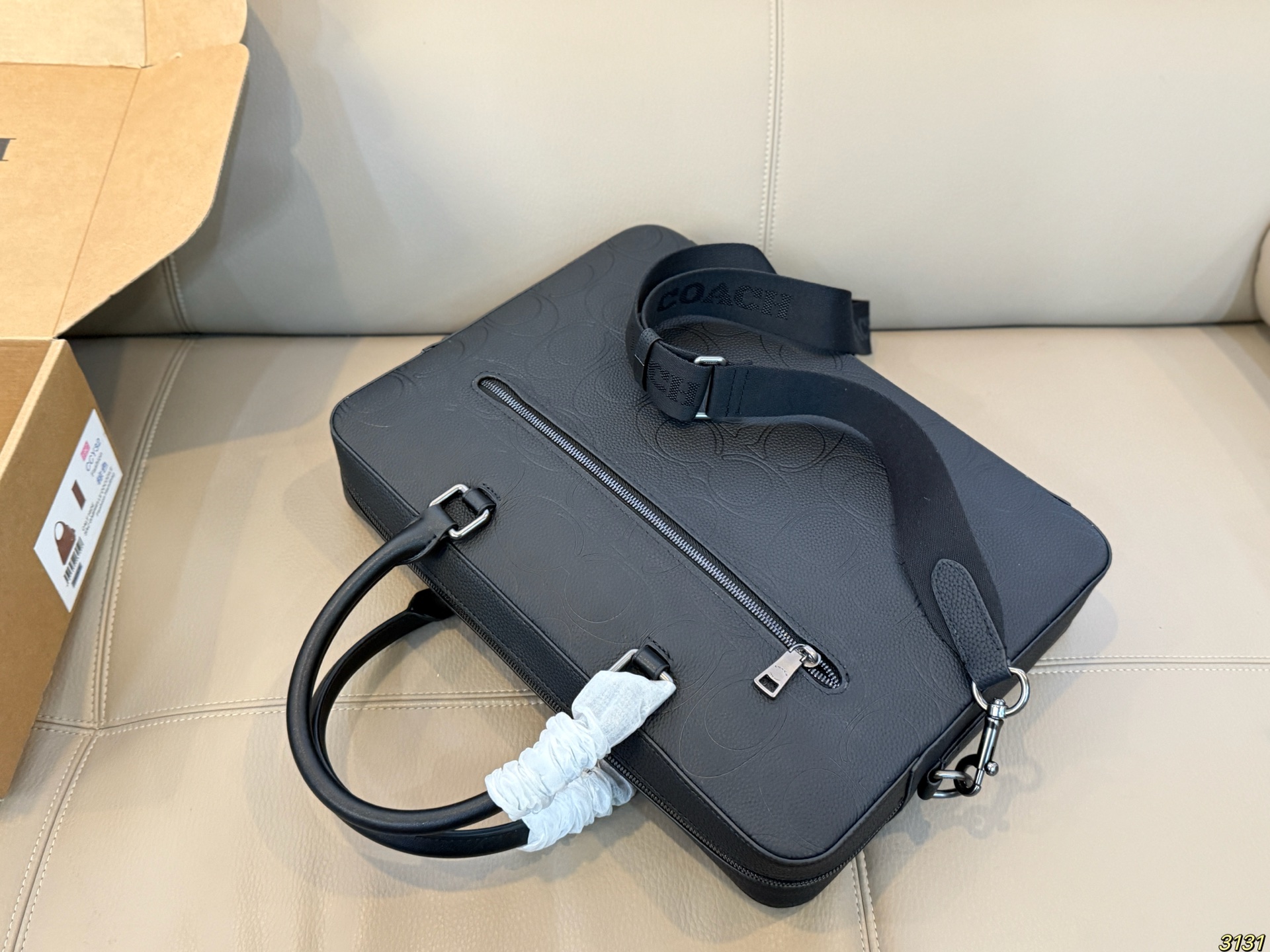 印花&yen;300压花&yen;320 蔻驰coach男士公文包 上身又酷又时尚容量超级可 任何风格都可轻松驾驭 尺寸38 27