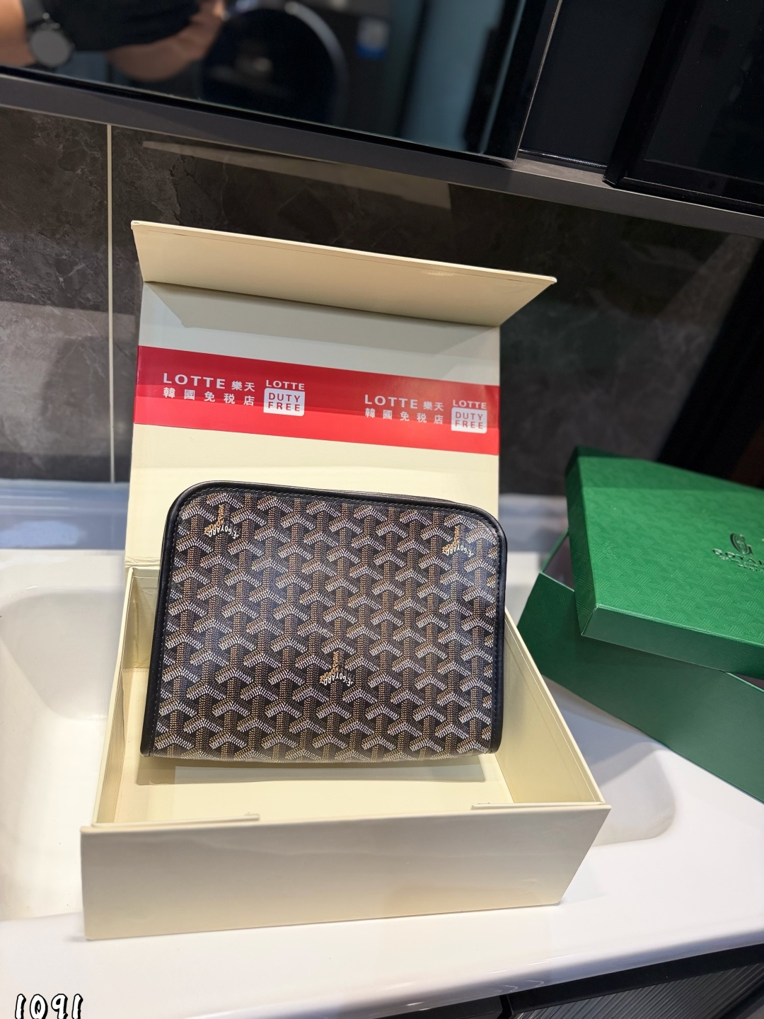 ❤️P125（礼盒包装）❤️ 戈雅 GOYARD 手包男生女生🉑️用！上身效果绝绝子~日常非常好搭配哦~男生女生都可以入手！尺寸：25 19