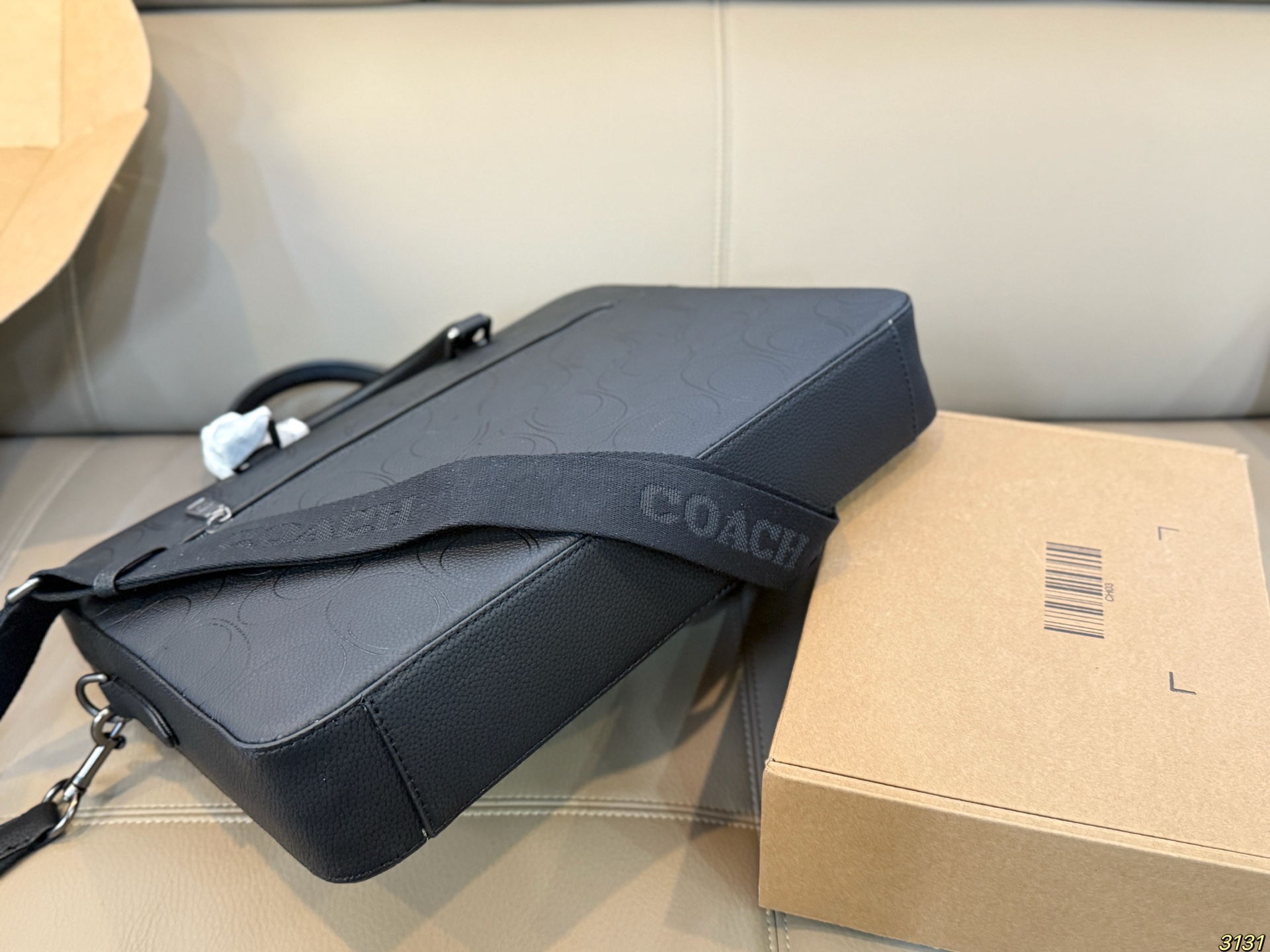 印花&yen;300压花&yen;320 蔻驰coach男士公文包 上身又酷又时尚容量超级可 任何风格都可轻松驾驭 尺寸38 27