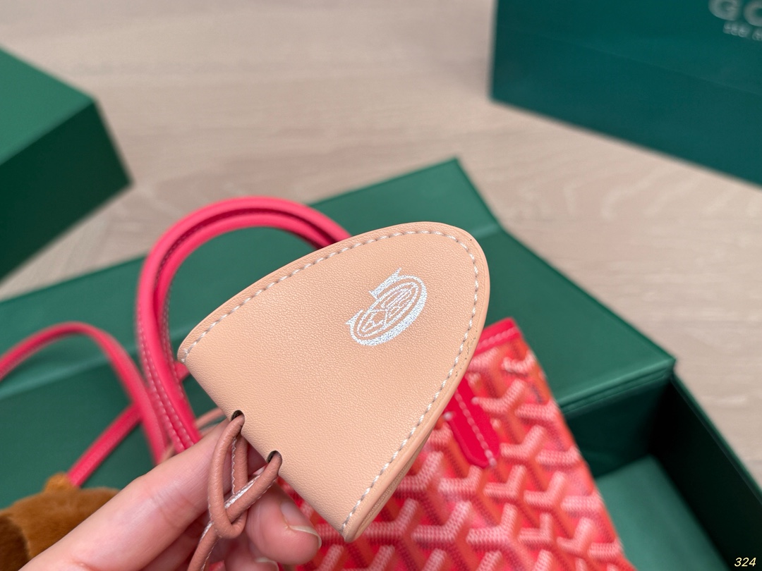 ¥155折叠盒 全球首发Goyard Poitier限量新色托特 戈雅Goyard 新款包 时髦感一秒来袭 是美女们喜欢的调调~ 尺寸17 23